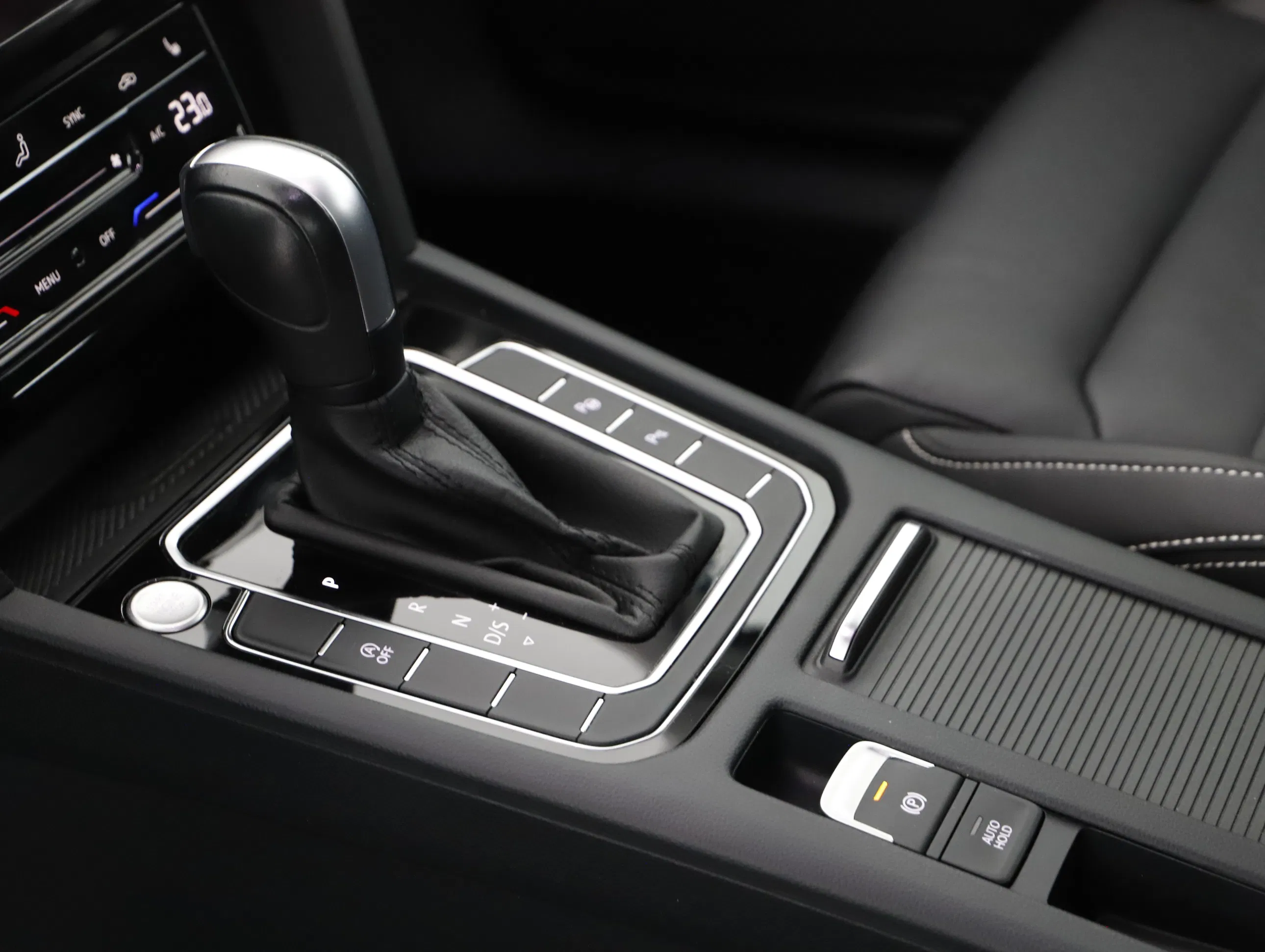 VW Passat Variant 2.0 TDI BMT Business | Bild 5 von 24