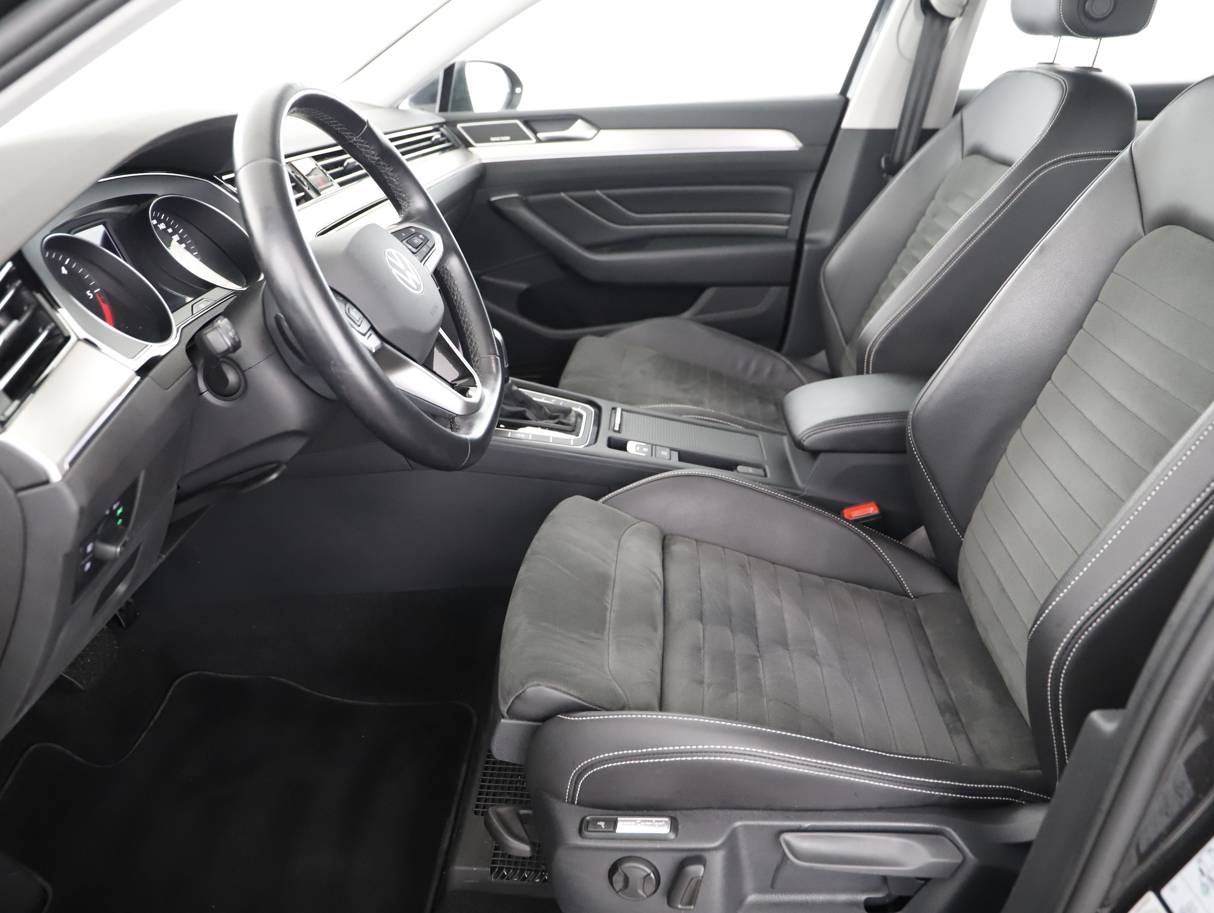 Bild eines VW Passat Variant 2.0 TDI BMT Elegance