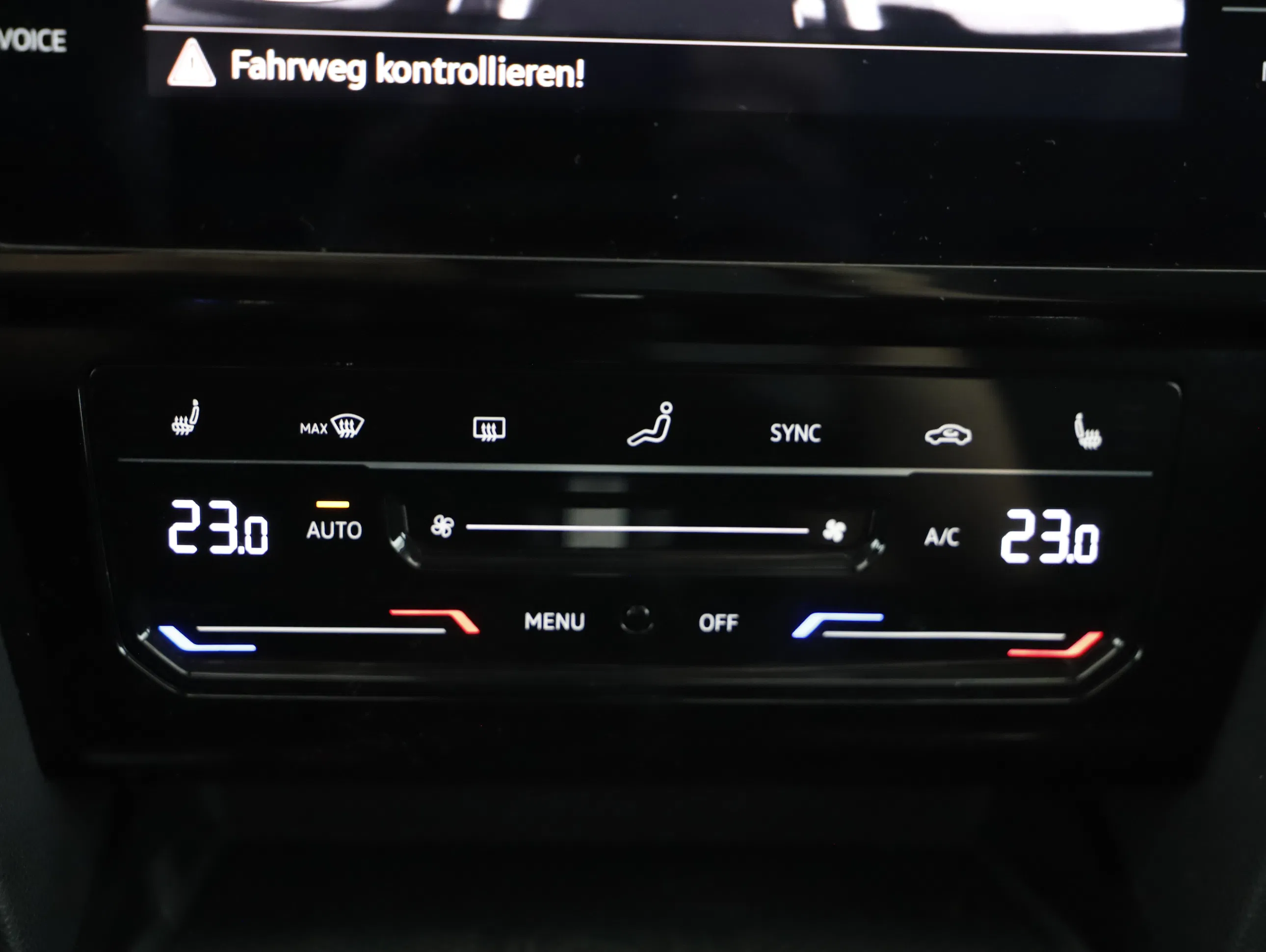 VW Passat Variant 2.0 TDI BMT Elegance | Bild 10 von 24