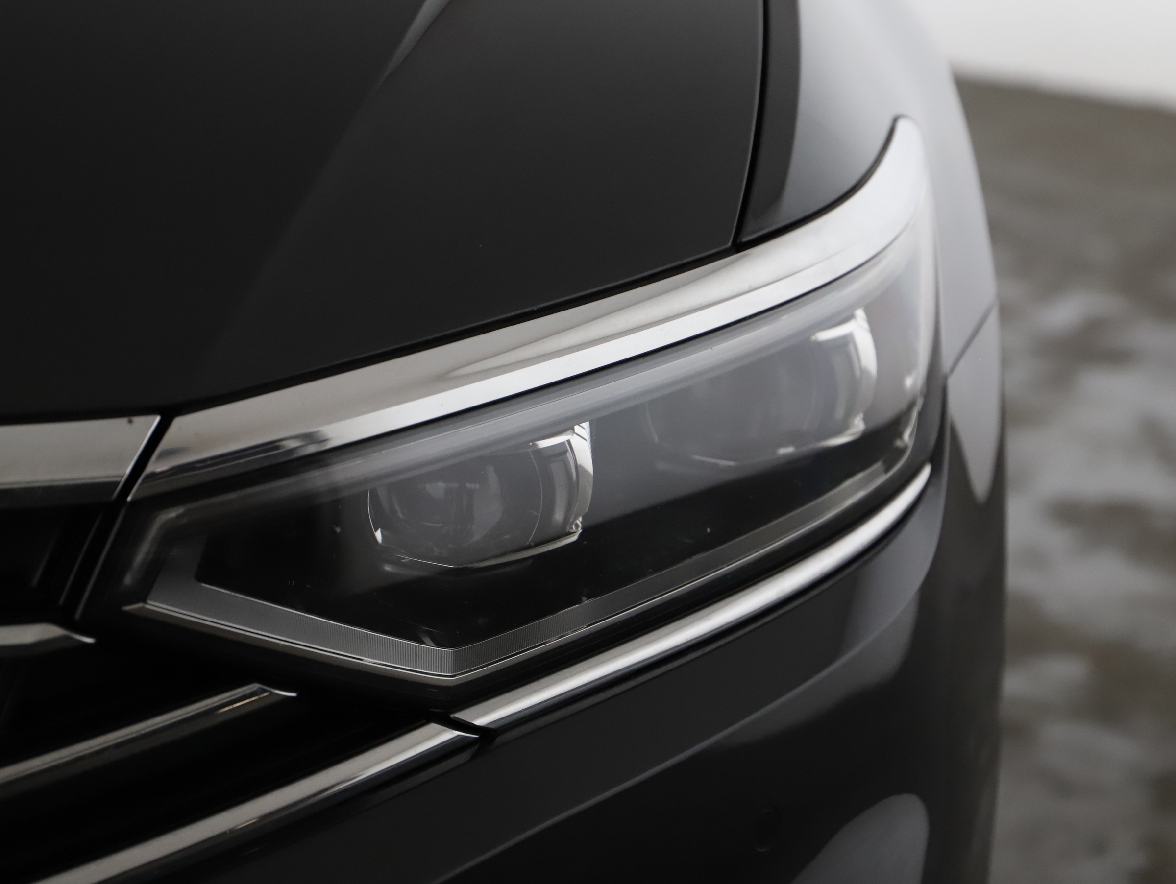 VW Passat Variant 2.0 TDI BMT Elegance | Bild 22 von 24