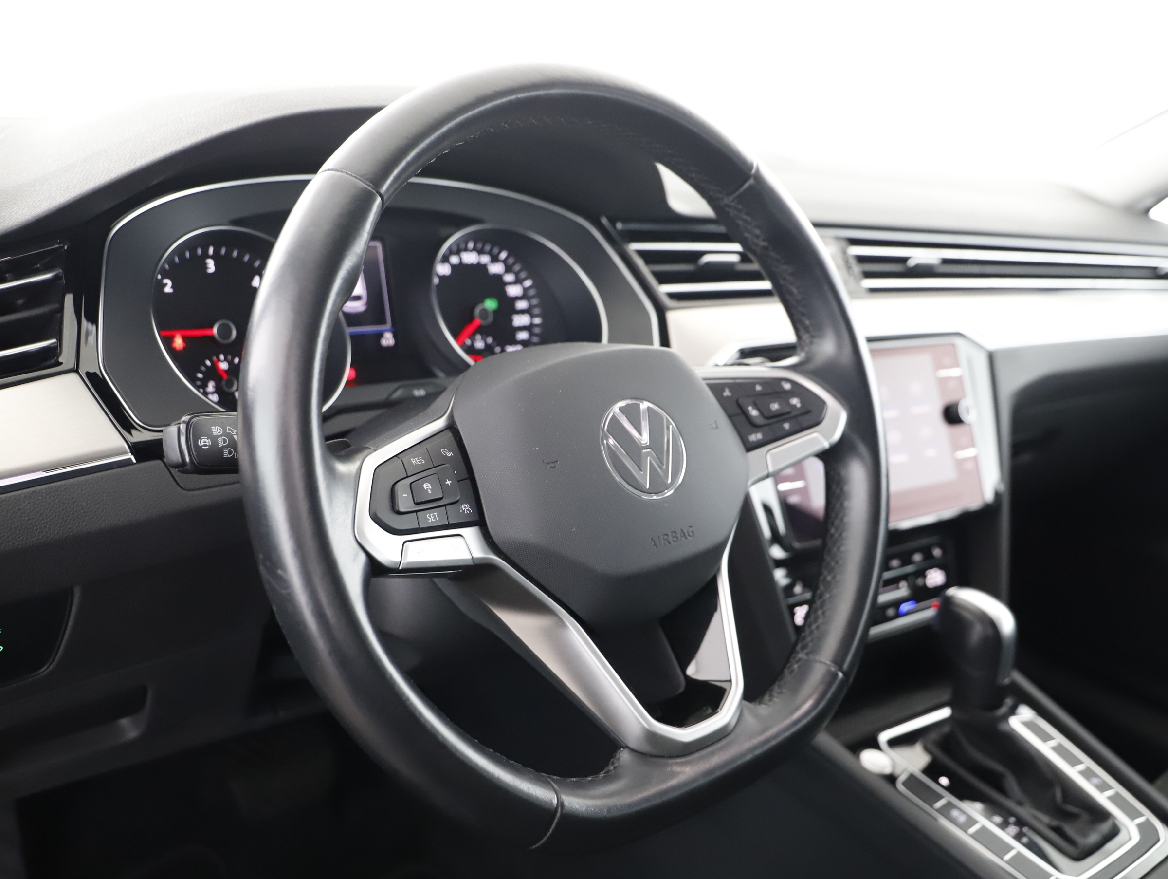 VW Passat Variant 2.0 TDI BMT Elegance | Bild 4 von 24