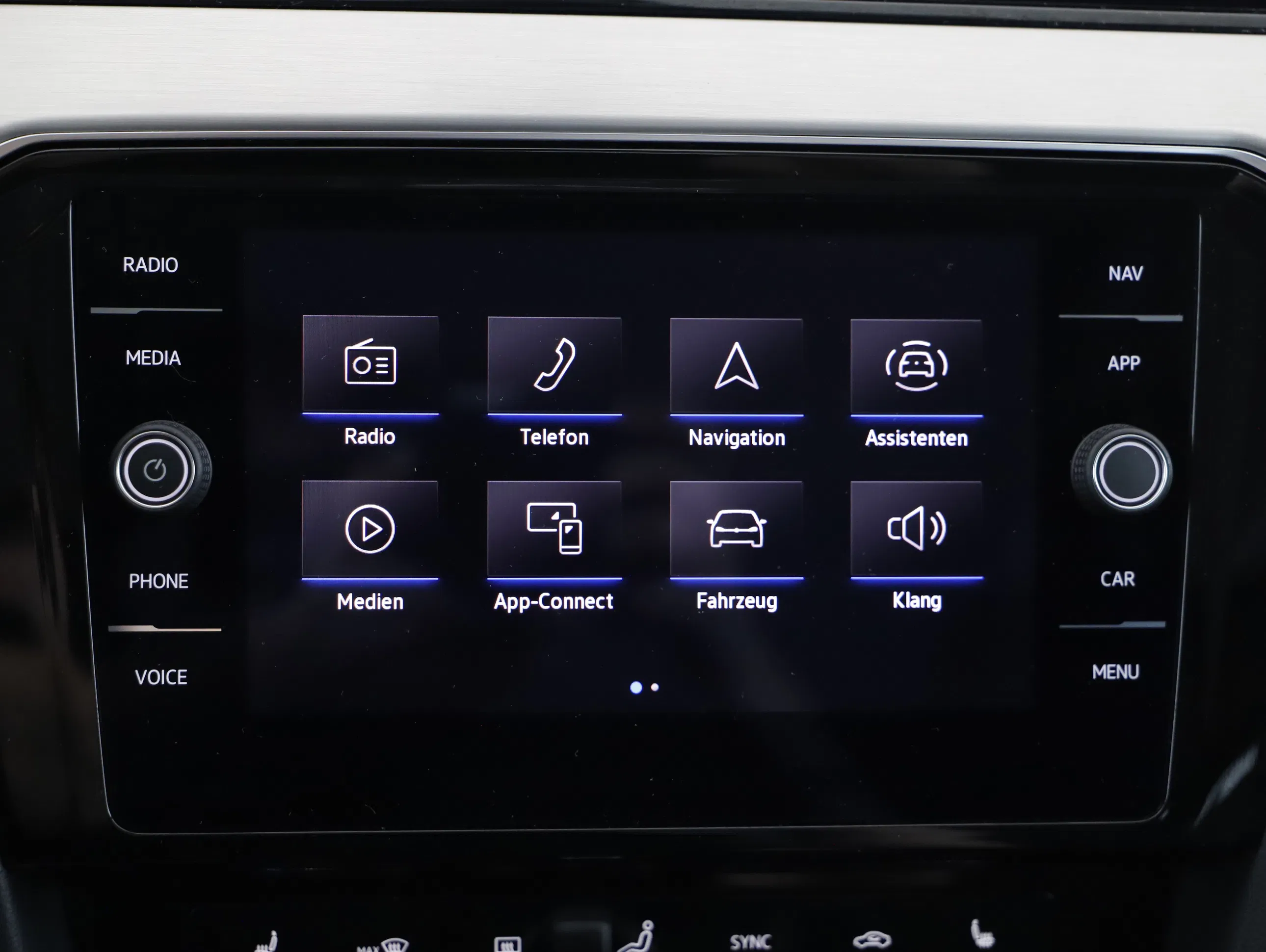 VW Passat Variant 2.0 TDI BMT Elegance | Bild 7 von 24