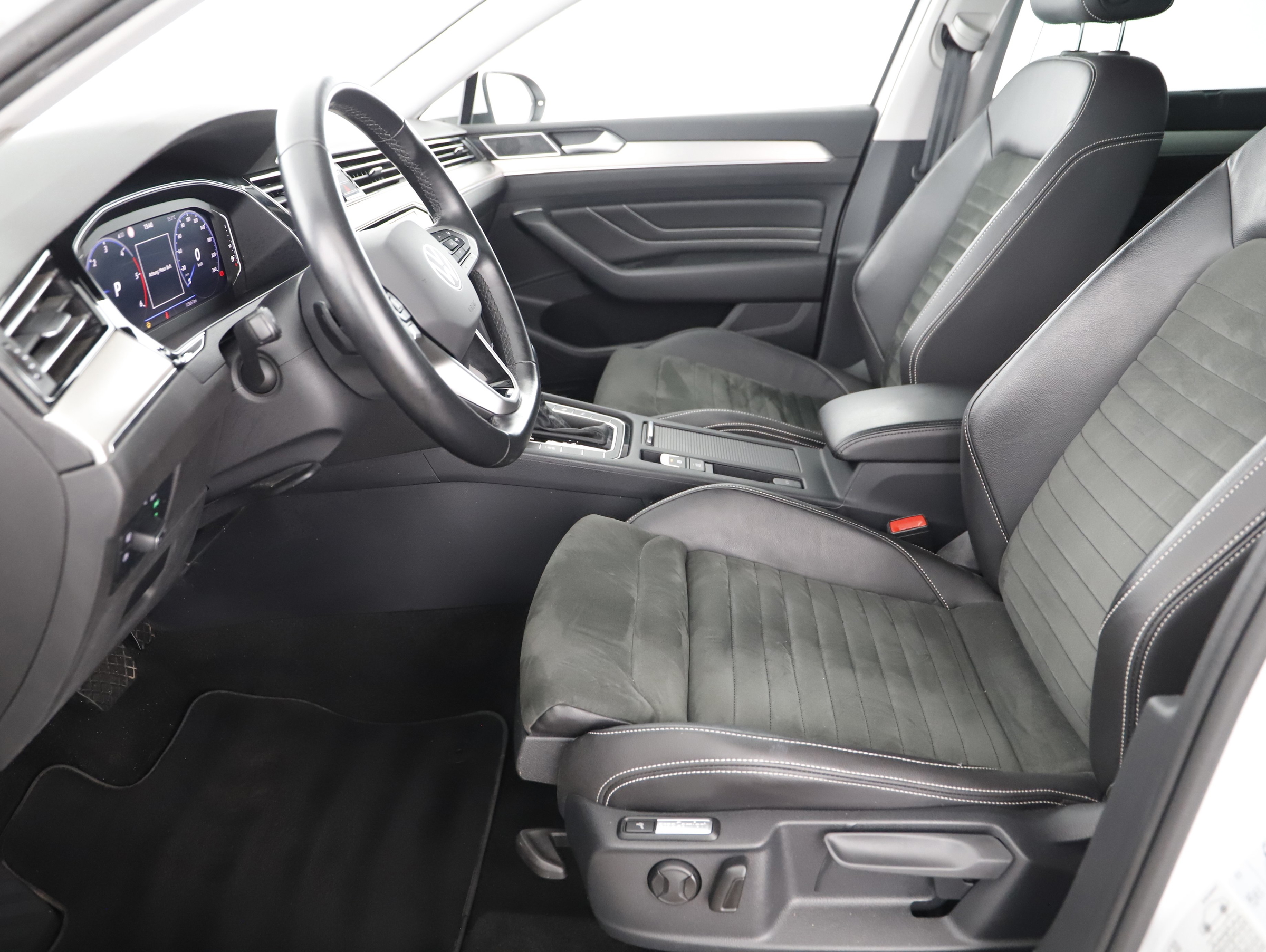 Bild eines VW Passat Variant 2.0 TDI BMT Elegance