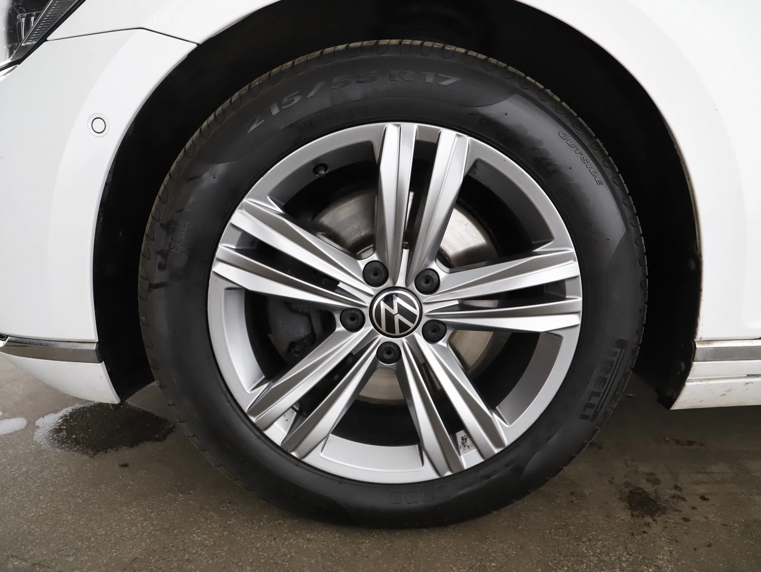 VW Passat Variant 2.0 TDI BMT Elegance | Bild 23 von 24