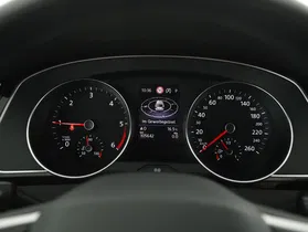 VW Passat Variant Business TDI SCR DSG | Thumbnail 11 von 24