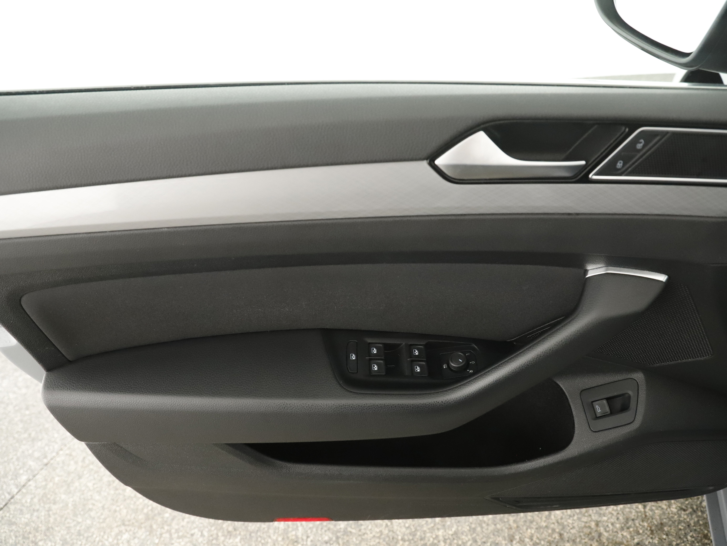 VW Passat Variant Business TDI SCR DSG | Bild 5 von 24