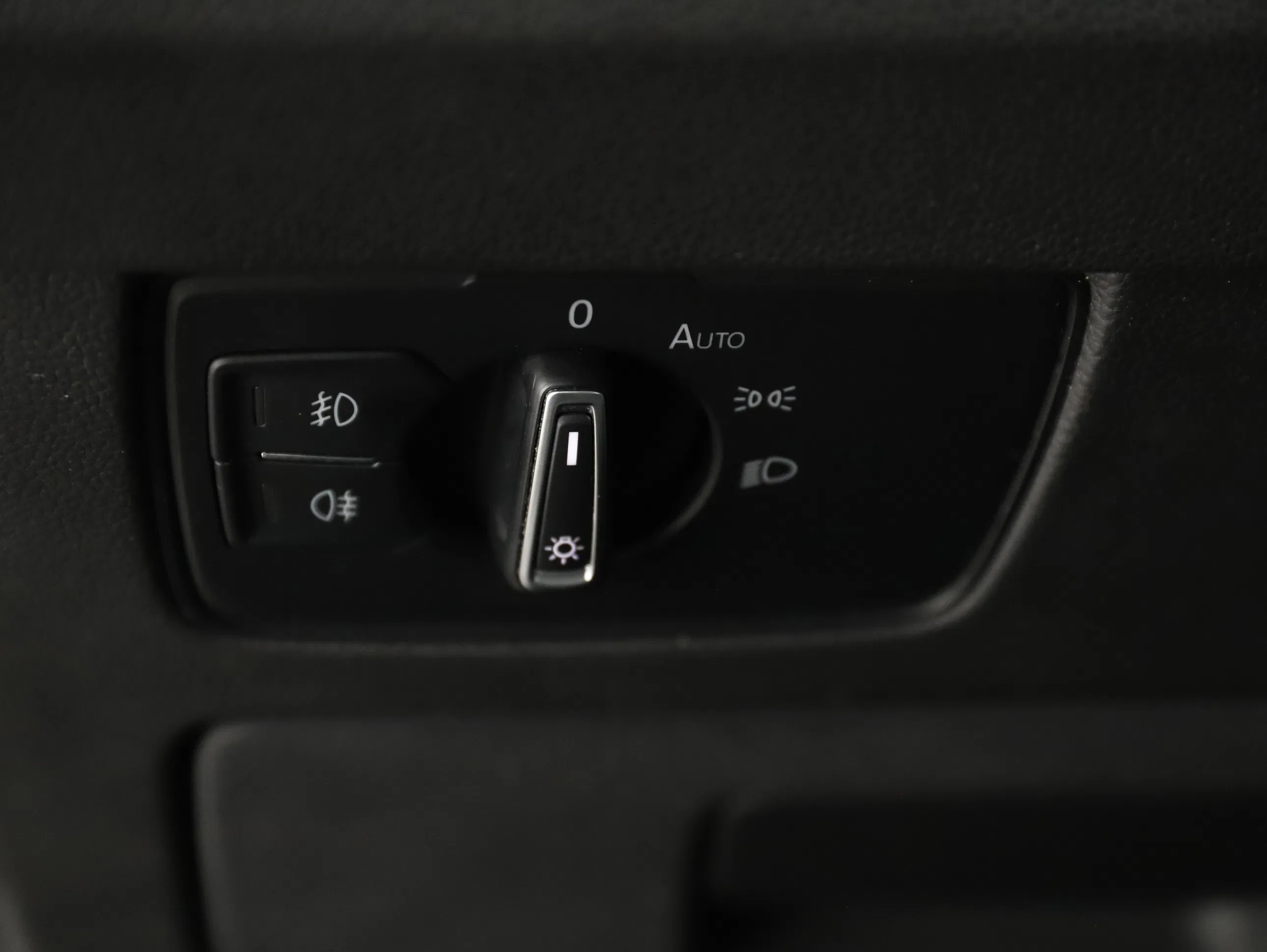 VW Passat Variant Business TDI SCR DSG | Bild 7 von 24