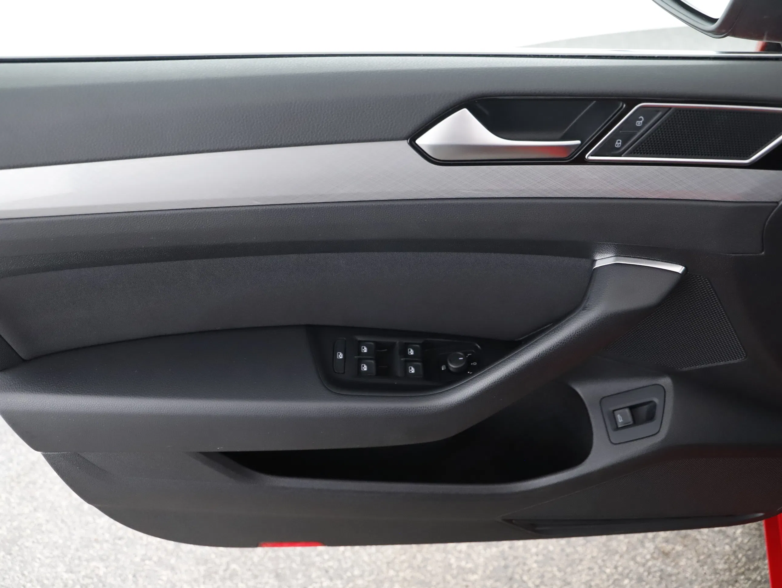 VW Passat Variant 2.0 TDI BMT Business | Bild 11 von 30