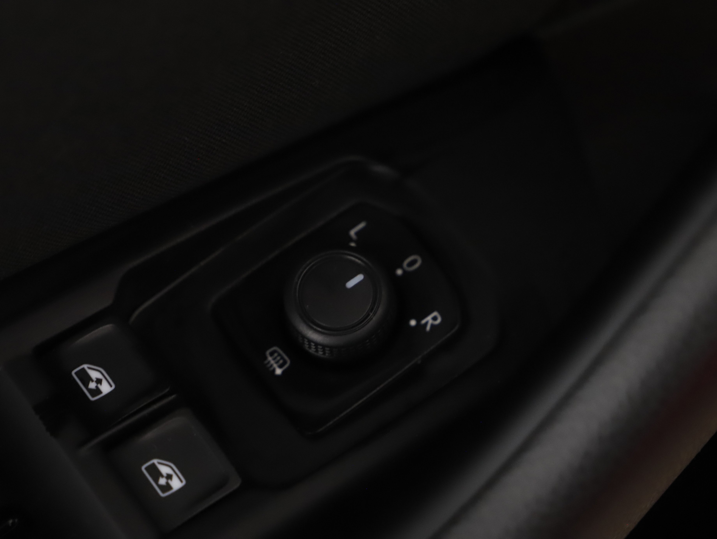 VW Passat Variant 2.0 TDI BMT Business | Bild 12 von 30