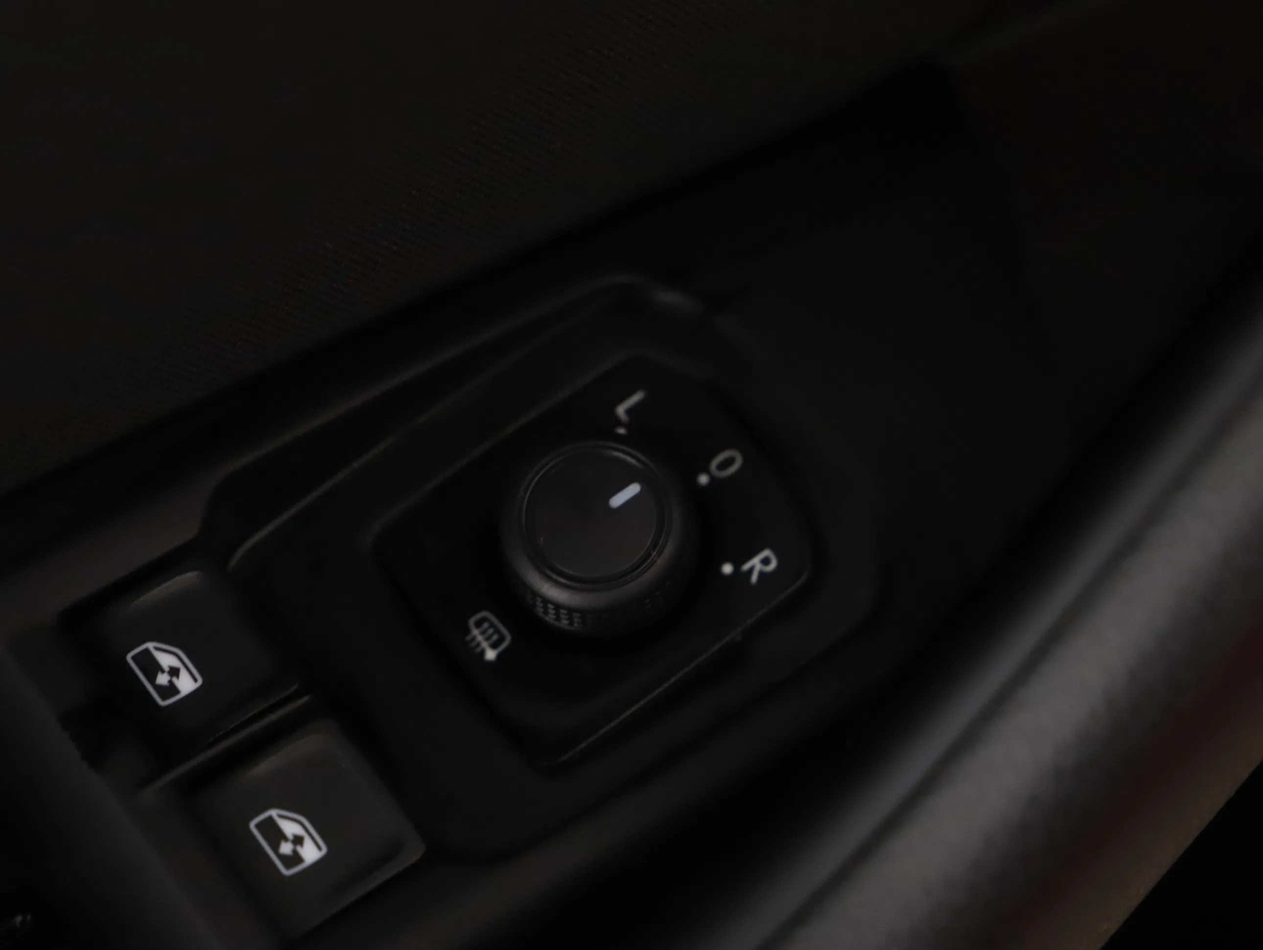 VW Passat Variant 2.0 TDI BMT Business | Bild 12 von 30