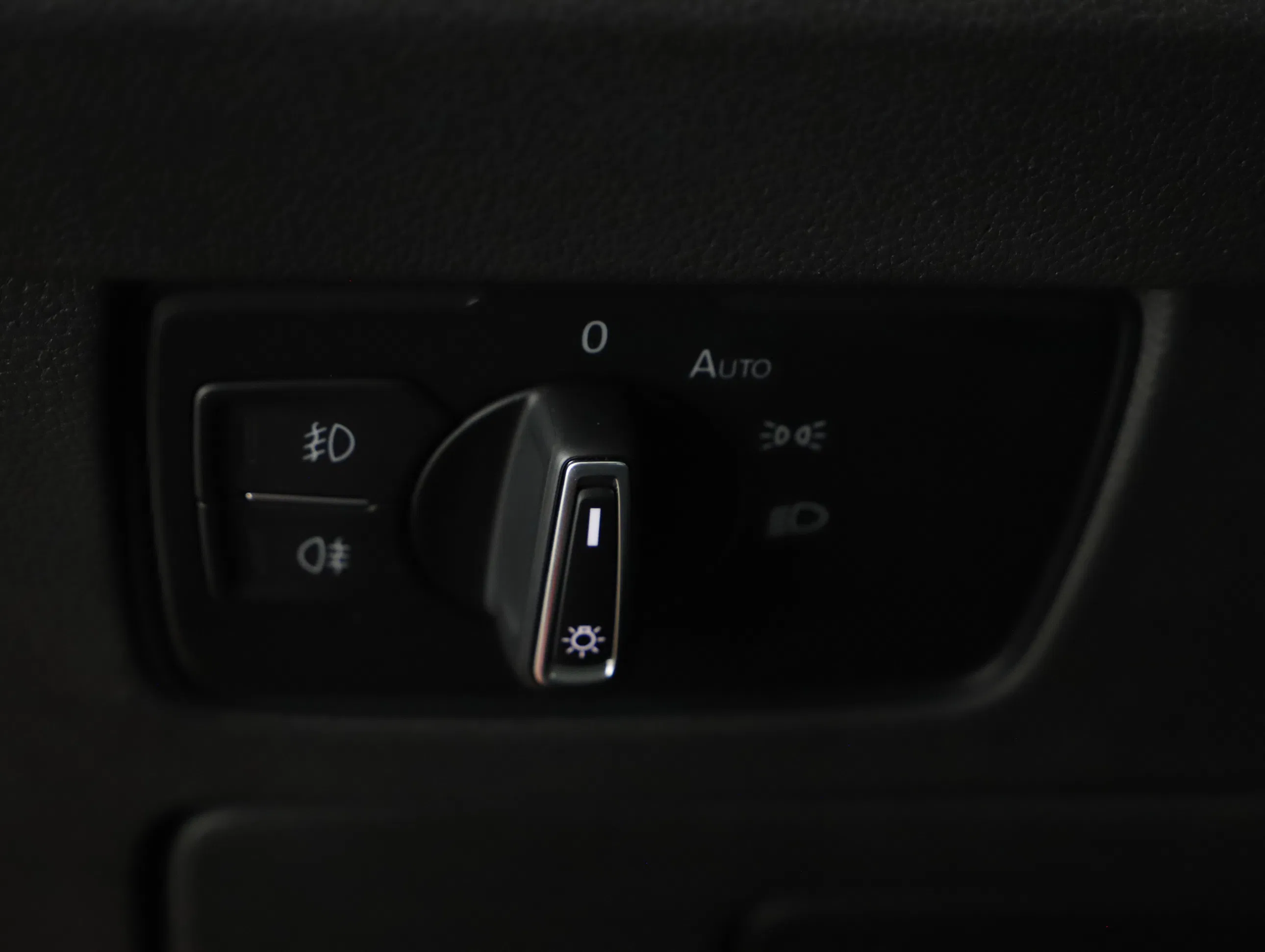 VW Passat Variant 2.0 TDI BMT Business | Bild 13 von 30