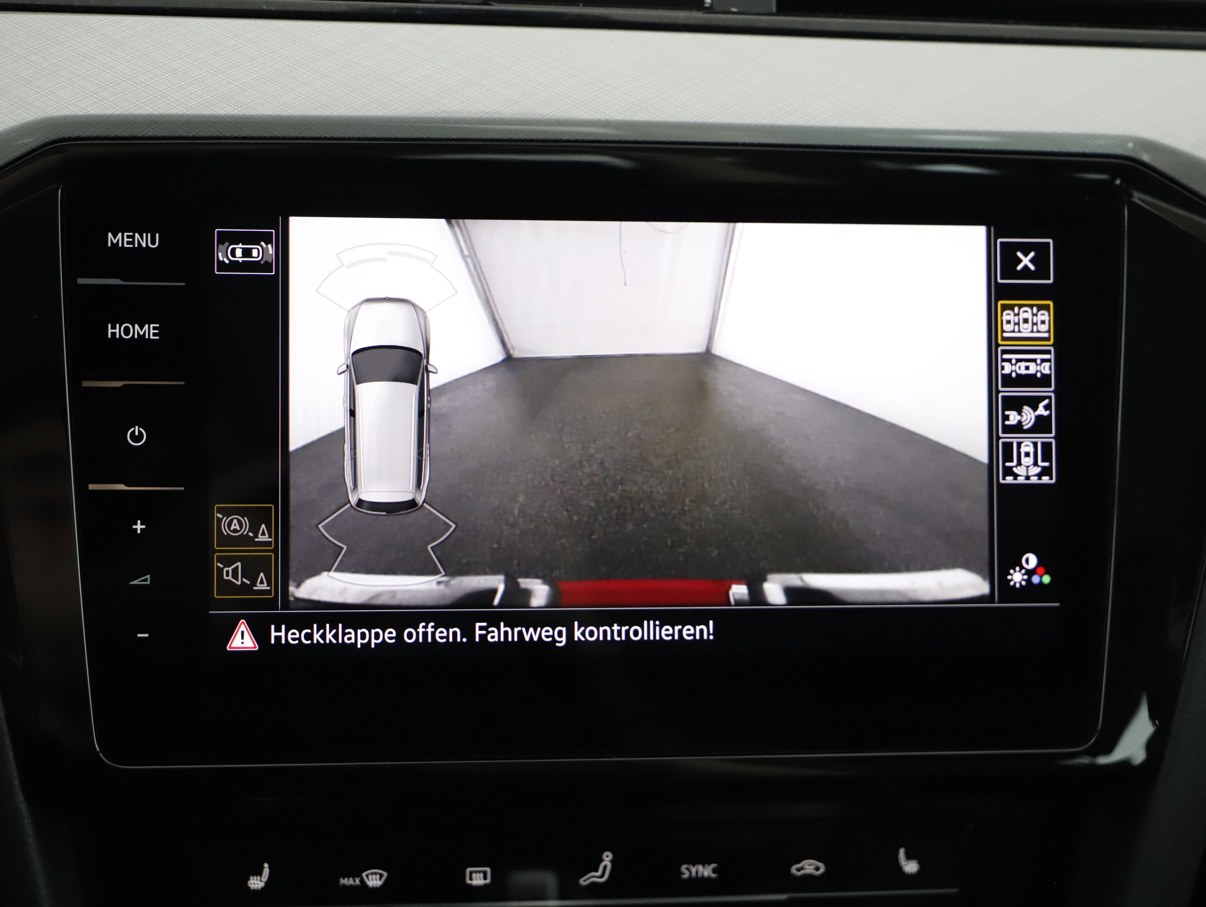 VW Passat Variant 2.0 TDI BMT Business | Bild 22 von 30