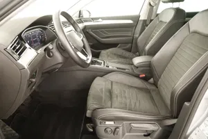 VW Passat Variant 2.0 TDI BMT Elegance | Thumbnail 1 von 22