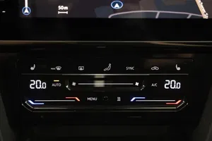 VW Passat Variant 2.0 TDI BMT Elegance | Thumbnail 10 von 22