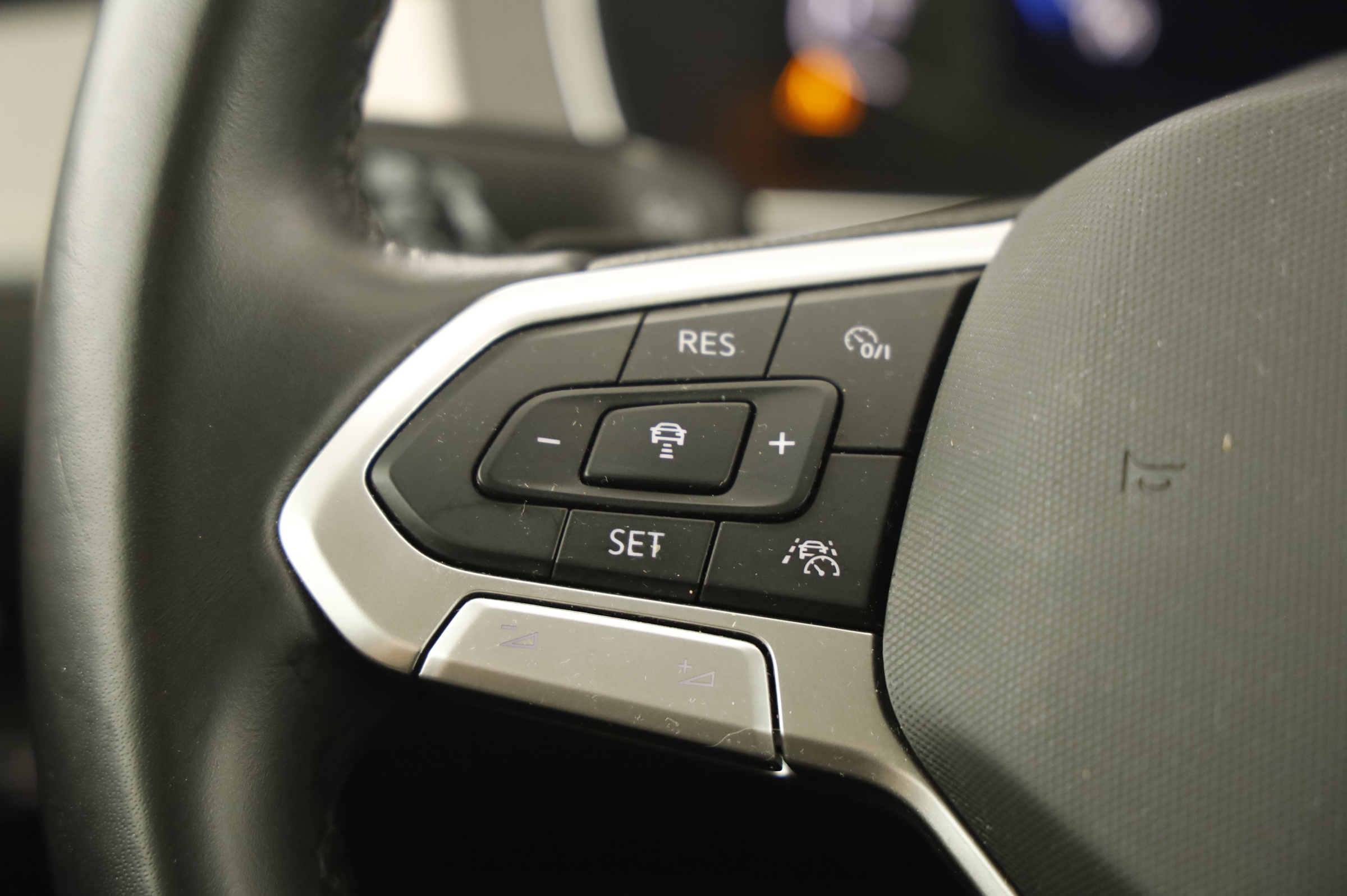 VW Passat Variant 2.0 TDI BMT Elegance | Bild 11 von 22