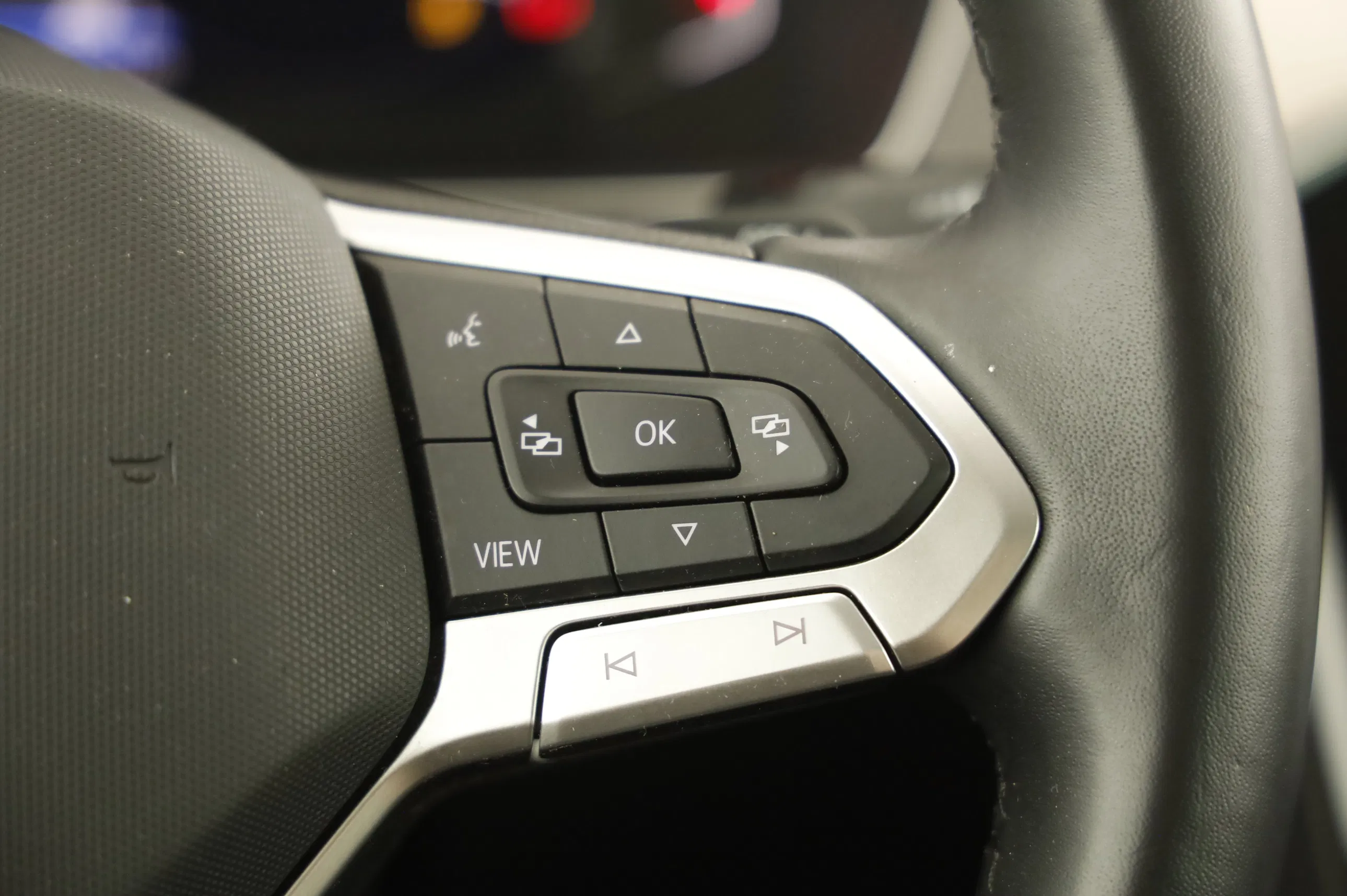 VW Passat Variant 2.0 TDI BMT Elegance | Bild 12 von 22