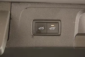 VW Passat Variant 2.0 TDI BMT Elegance | Thumbnail 17 von 22
