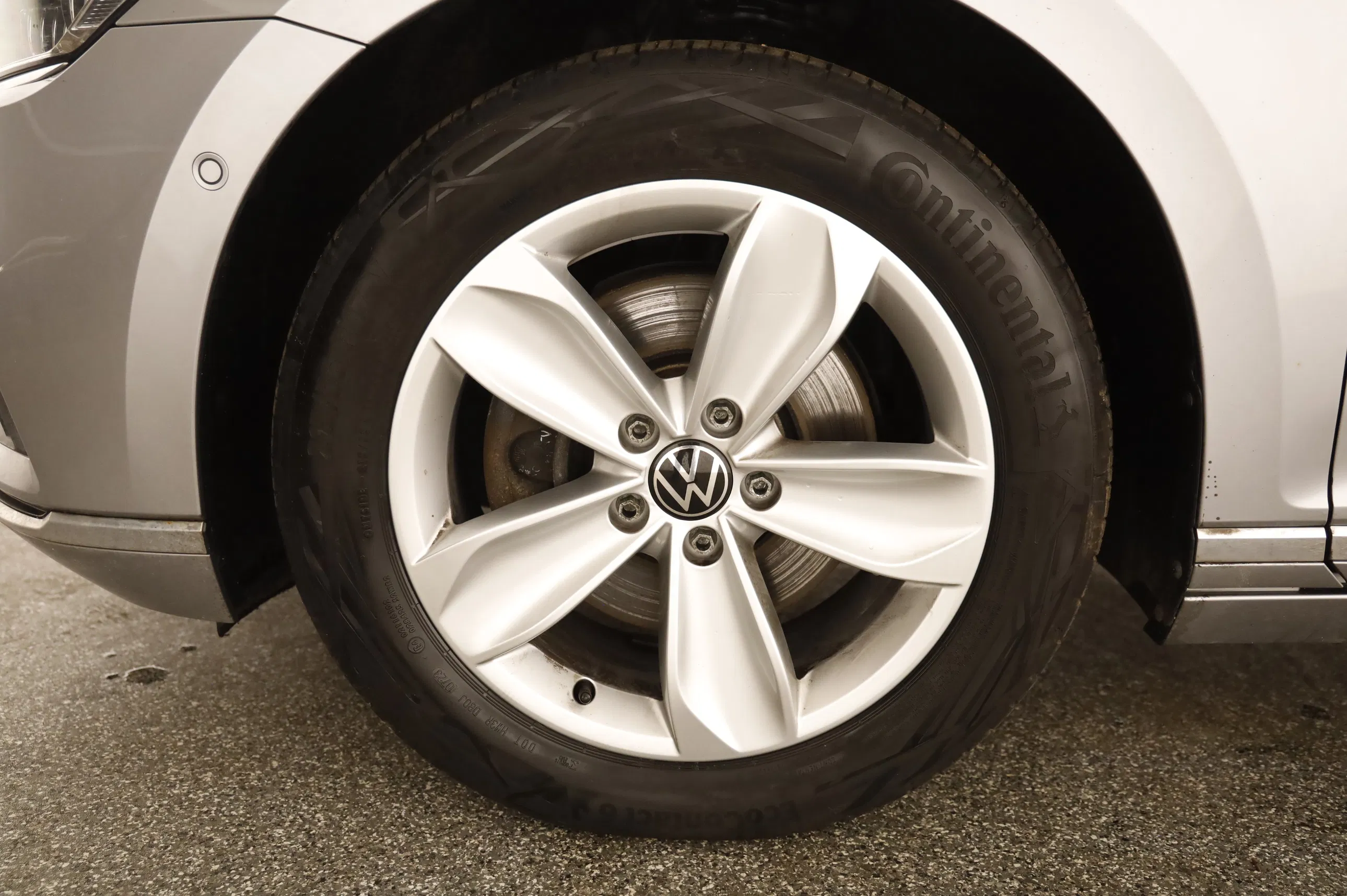 VW Passat Variant 2.0 TDI BMT Elegance | Bild 21 von 22