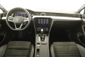 VW Passat Variant 2.0 TDI BMT Elegance | Thumbnail 3 von 22