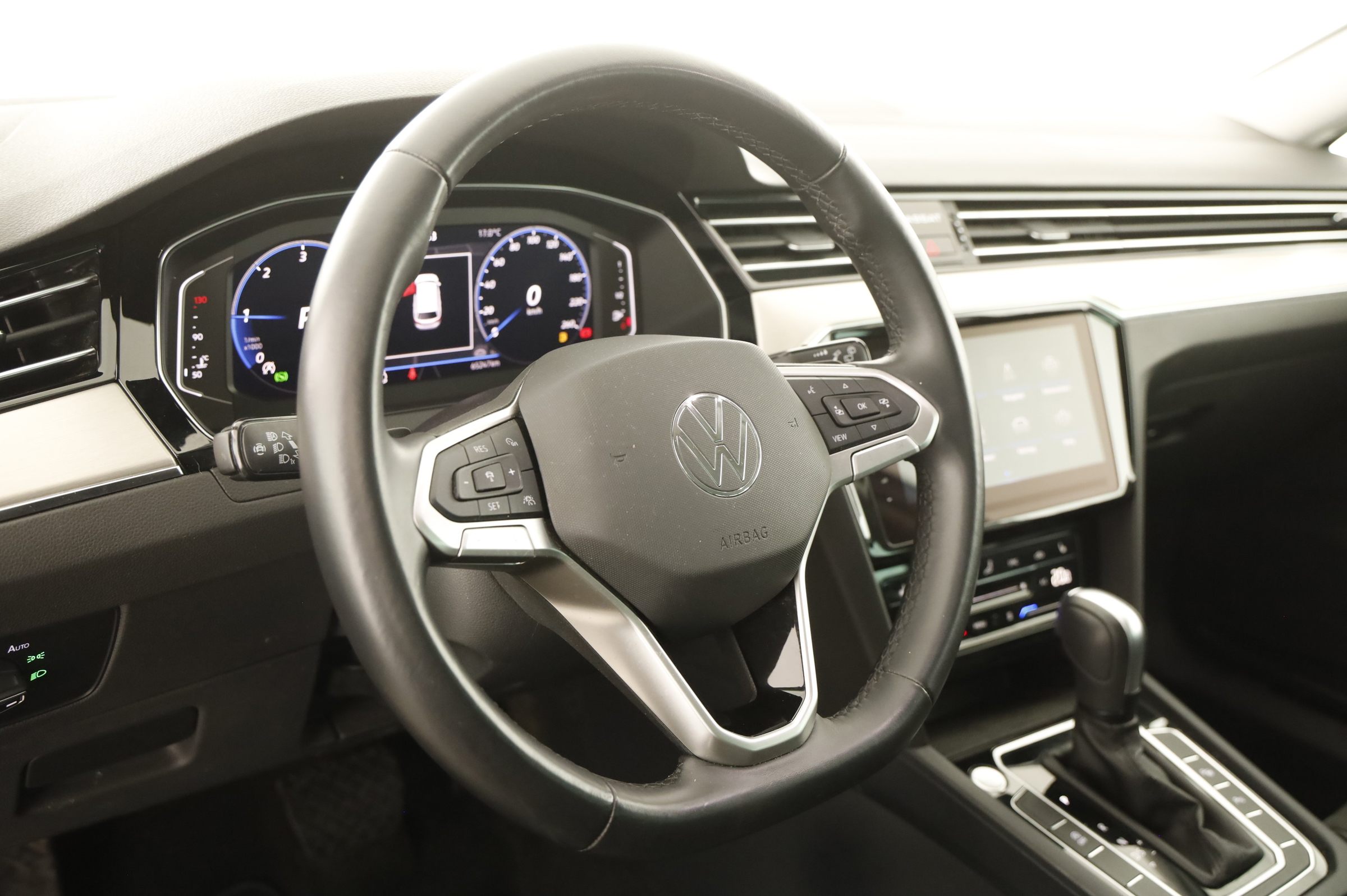 VW Passat Variant 2.0 TDI BMT Elegance | Bild 4 von 22