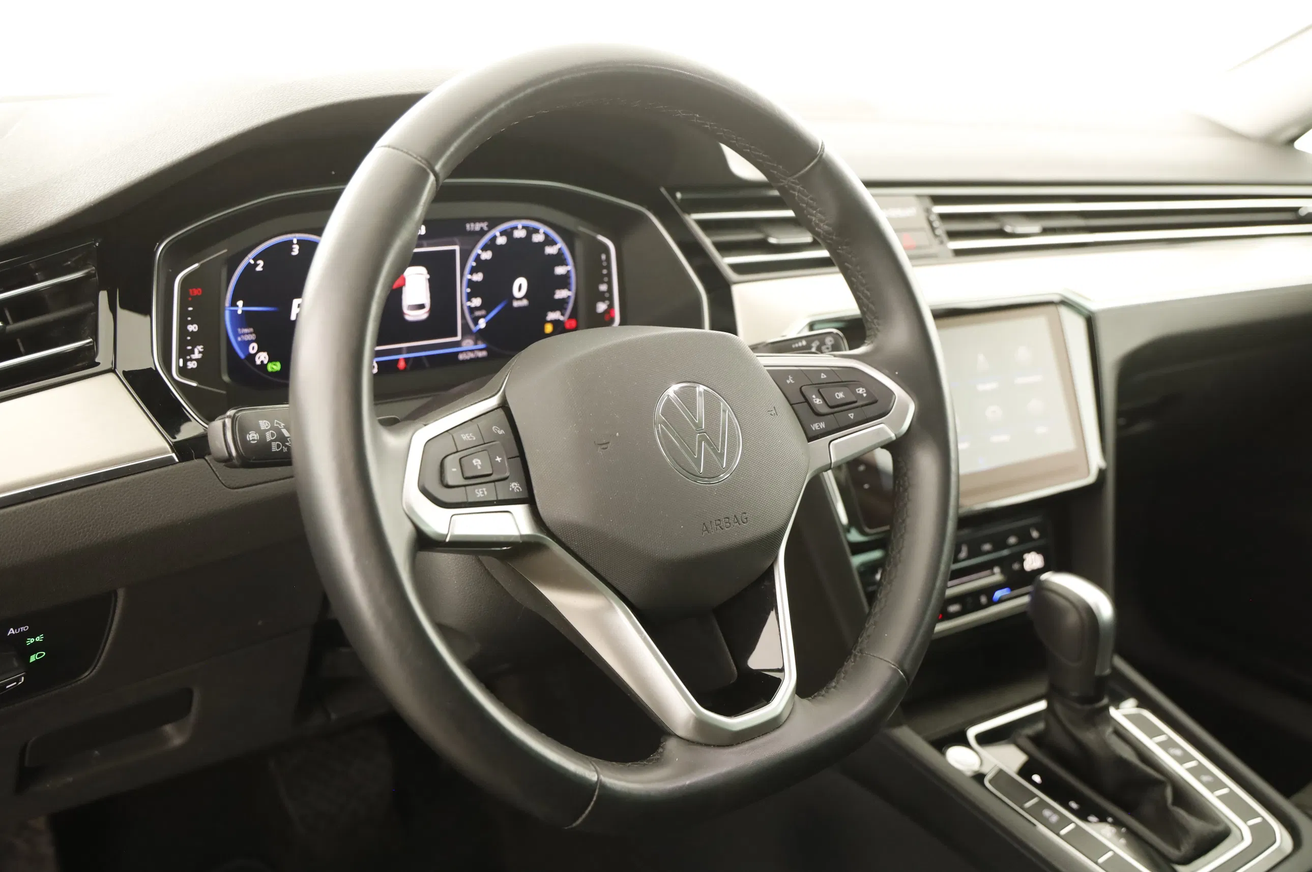 VW Passat Variant 2.0 TDI BMT Elegance | Bild 4 von 22