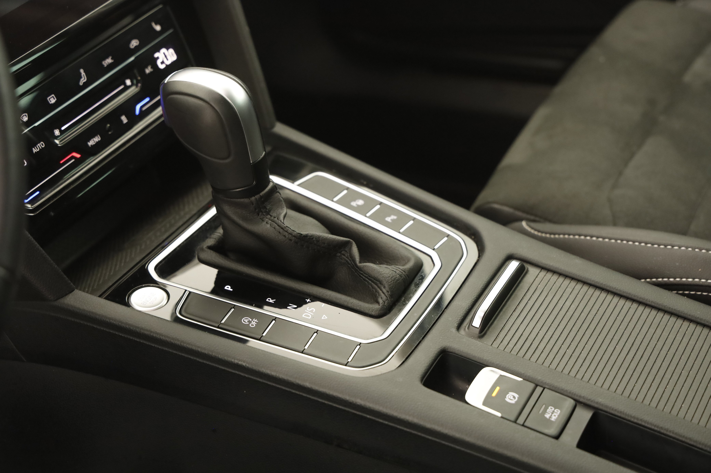 VW Passat Variant 2.0 TDI BMT Elegance | Bild 5 von 22
