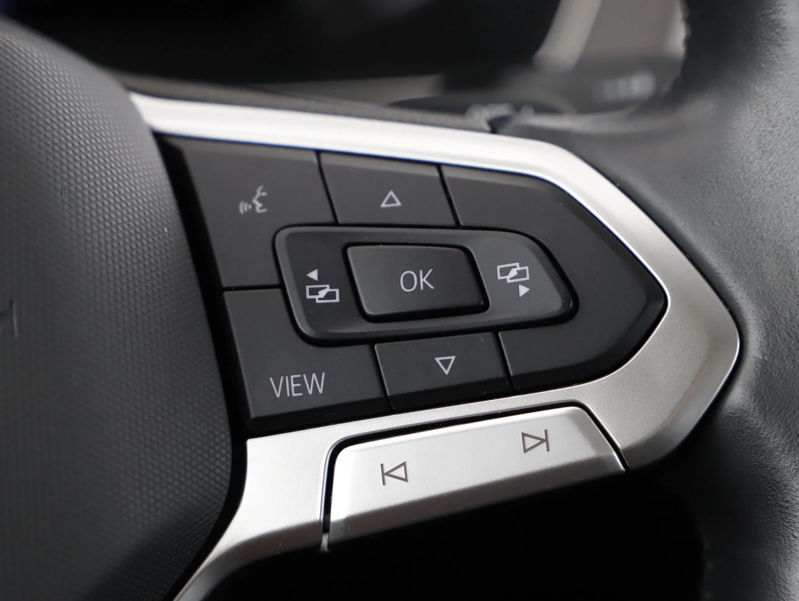 VW Passat Variant 2.0 TDI BMT Business | Bild 15 von 31