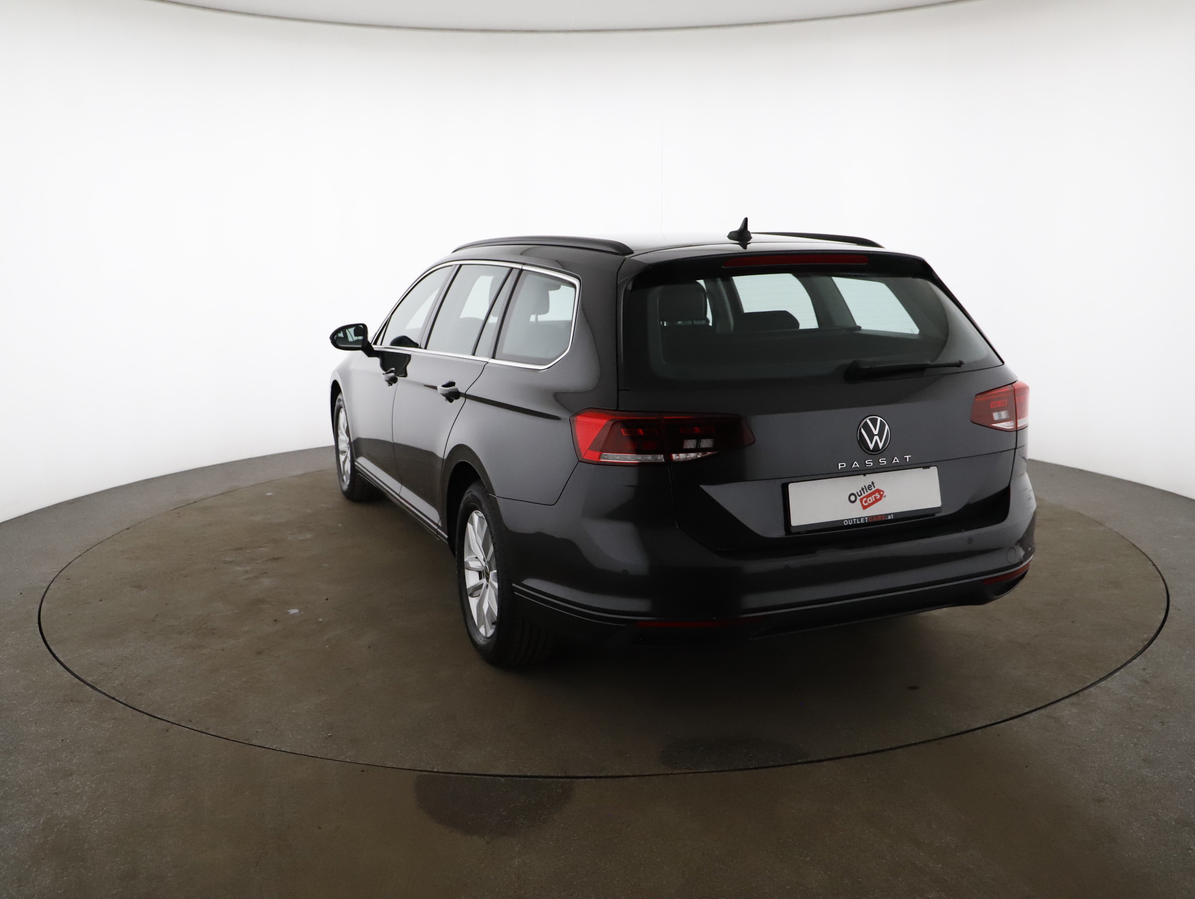 VW Passat Variant 2.0 TDI BMT Business | Bild 28 von 31