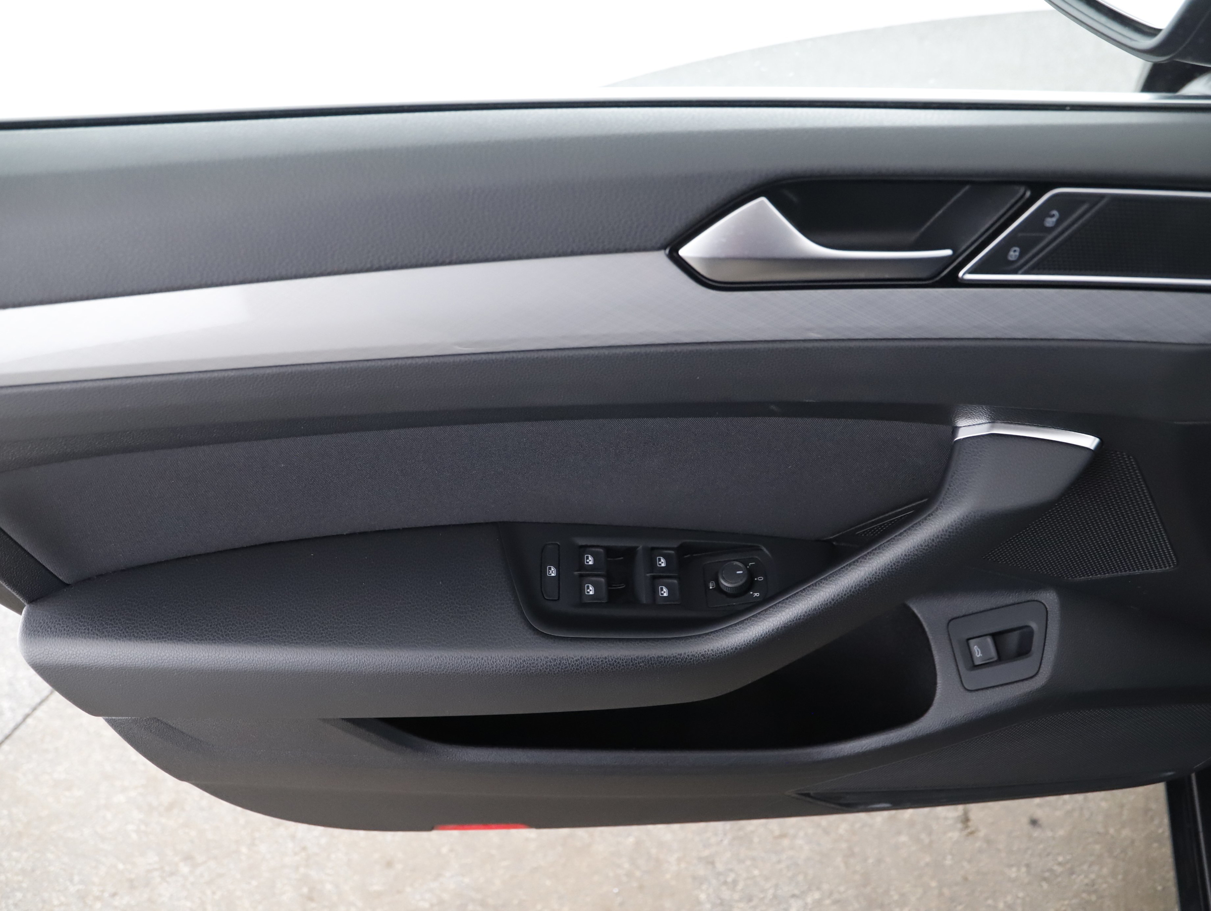 VW Passat Variant 2.0 TDI BMT Business | Bild 10 von 31