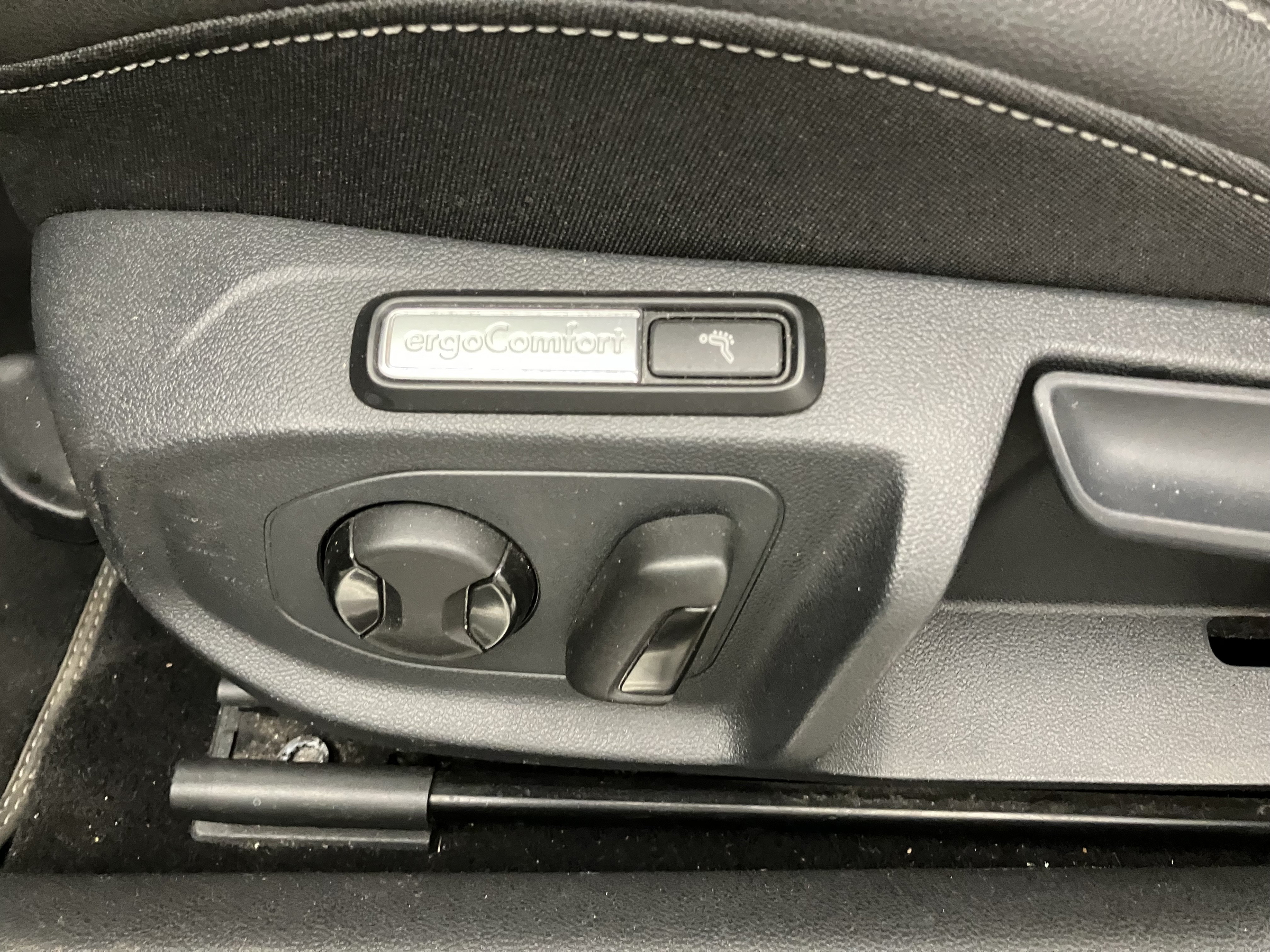 VW Arteon 1.5 TSI ACT R-Line | Bild 12 von 30