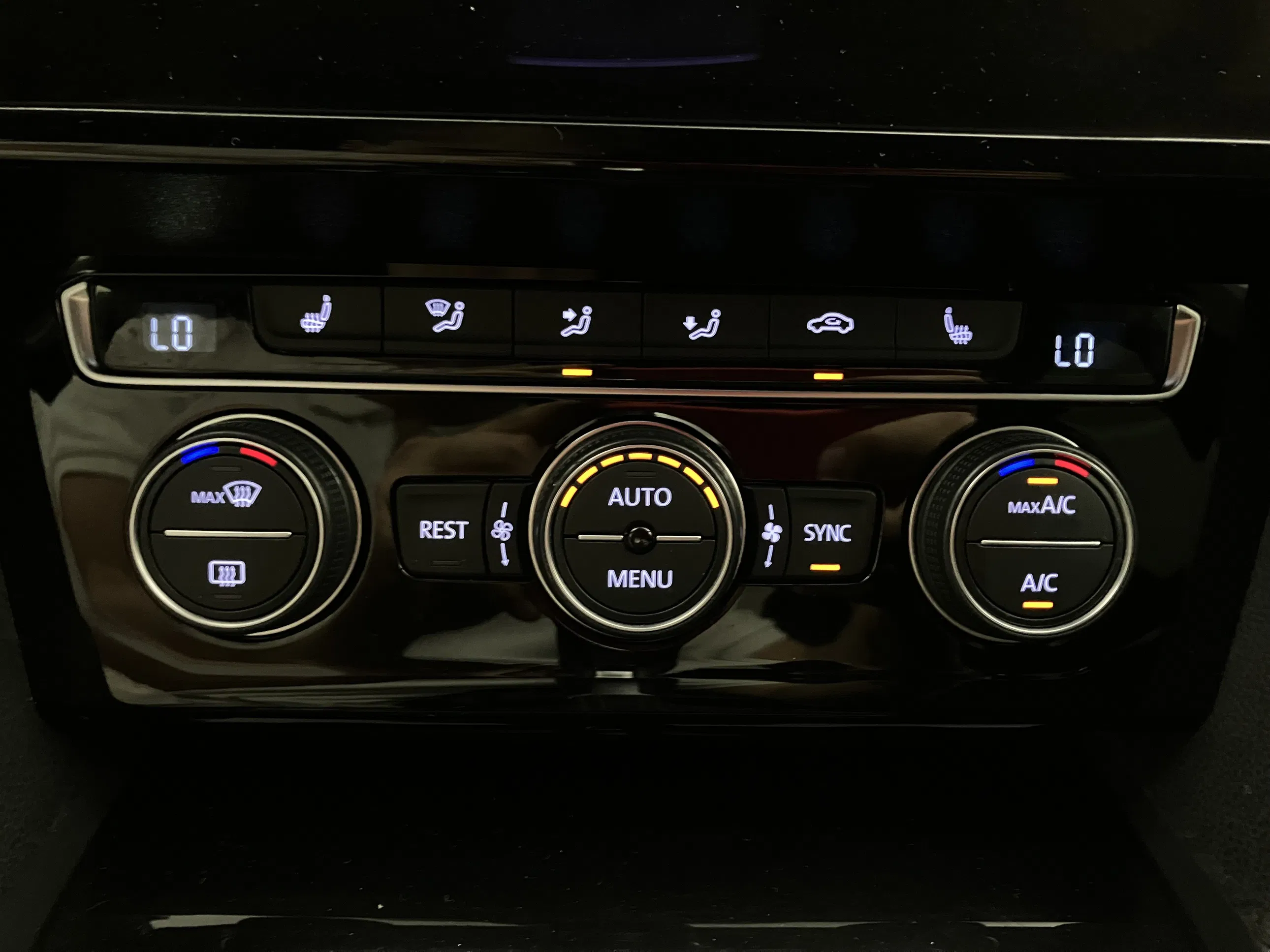 VW Arteon 1.5 TSI ACT R-Line | Bild 27 von 30