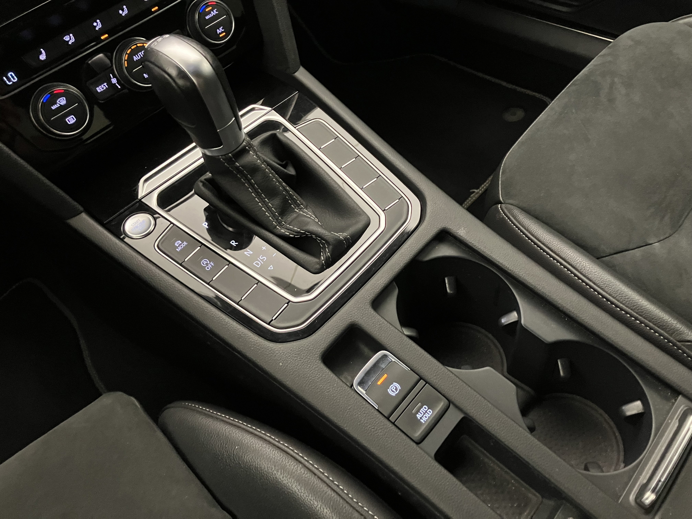 VW Arteon 1.5 TSI ACT R-Line | Bild 28 von 30