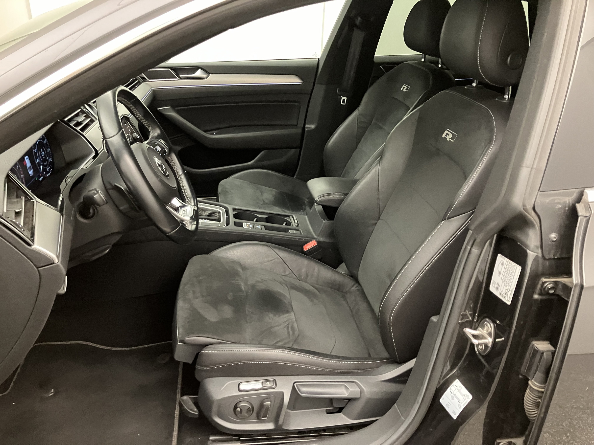 VW Arteon 1.5 TSI ACT R-Line | Bild 11 von 30