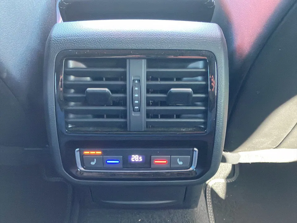 VW Arteon 2.0 TDI R-Line DSG | Bild 15 von 24