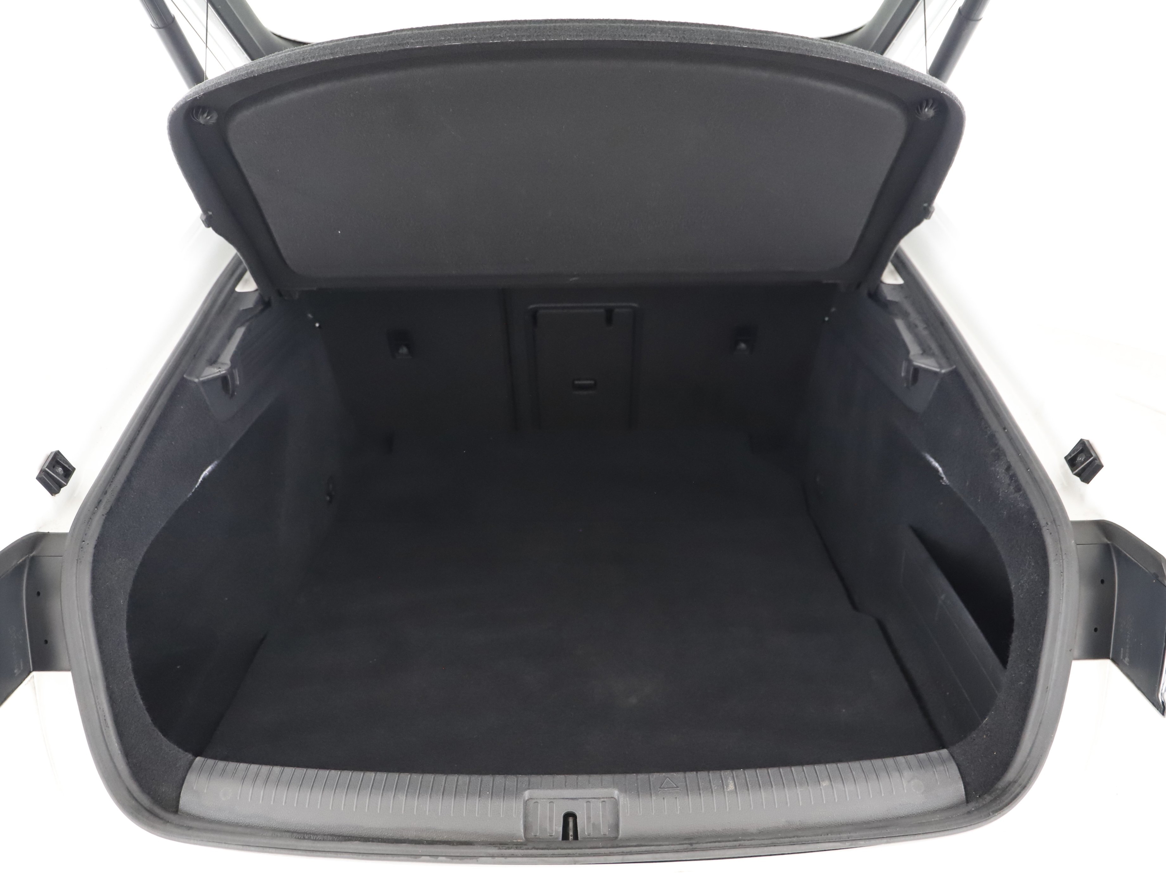 VW Arteon 2.0 TDI Elegance | Bild 18 von 24