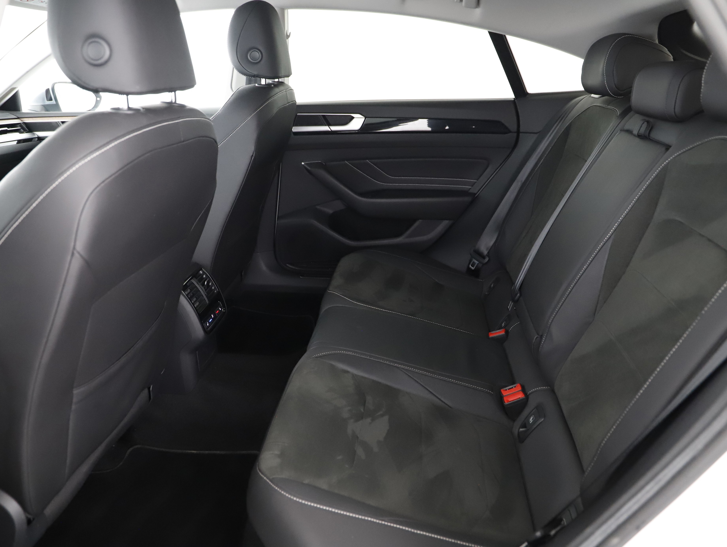 VW Arteon 2.0 TDI Elegance | Bild 2 von 24