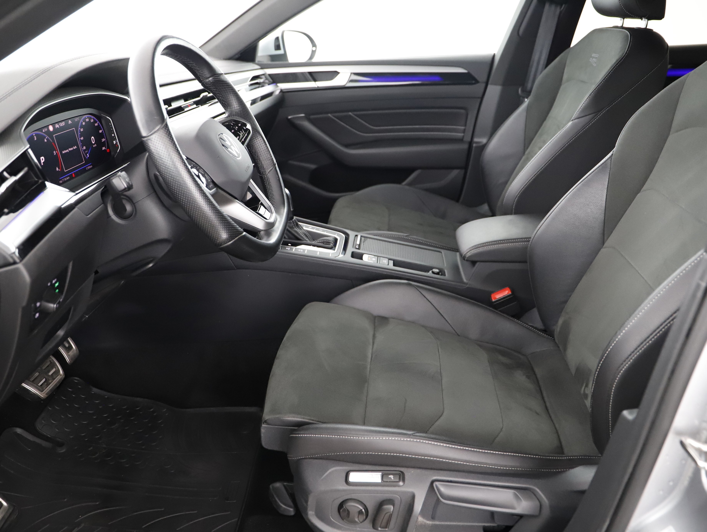 VW Arteon Shooting Brake 2.0 TDI 4Motion R-Line | Bild 11 von 31