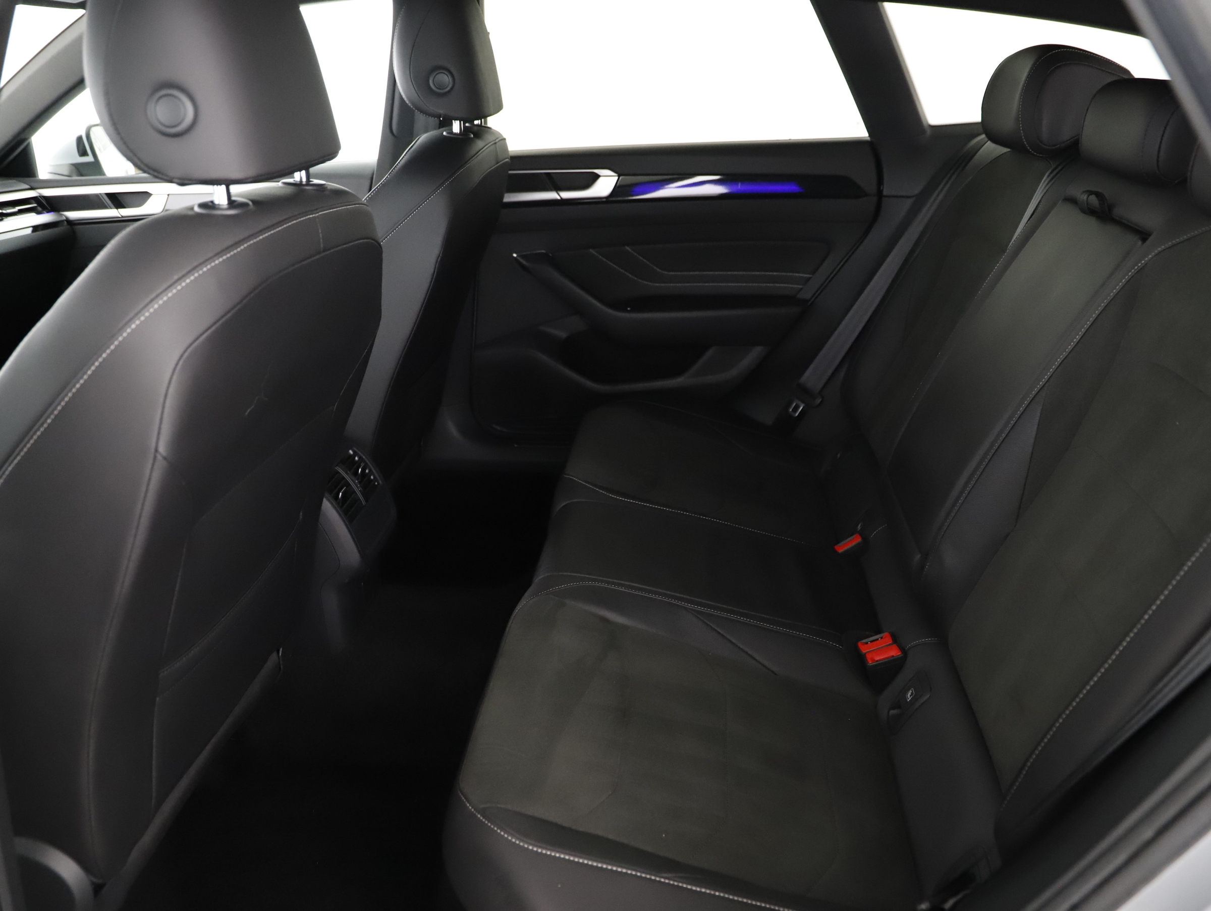 VW Arteon Shooting Brake 2.0 TDI 4Motion R-Line | Bild 22 von 31