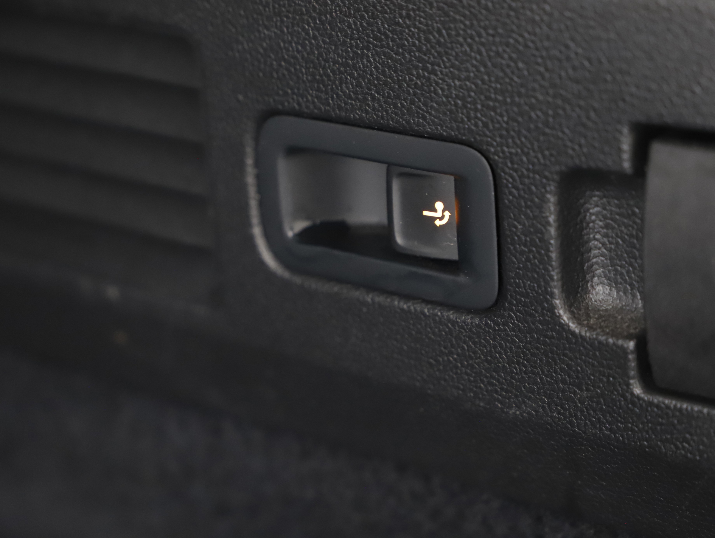 VW Arteon Shooting Brake 2.0 TDI 4Motion R-Line | Bild 27 von 31