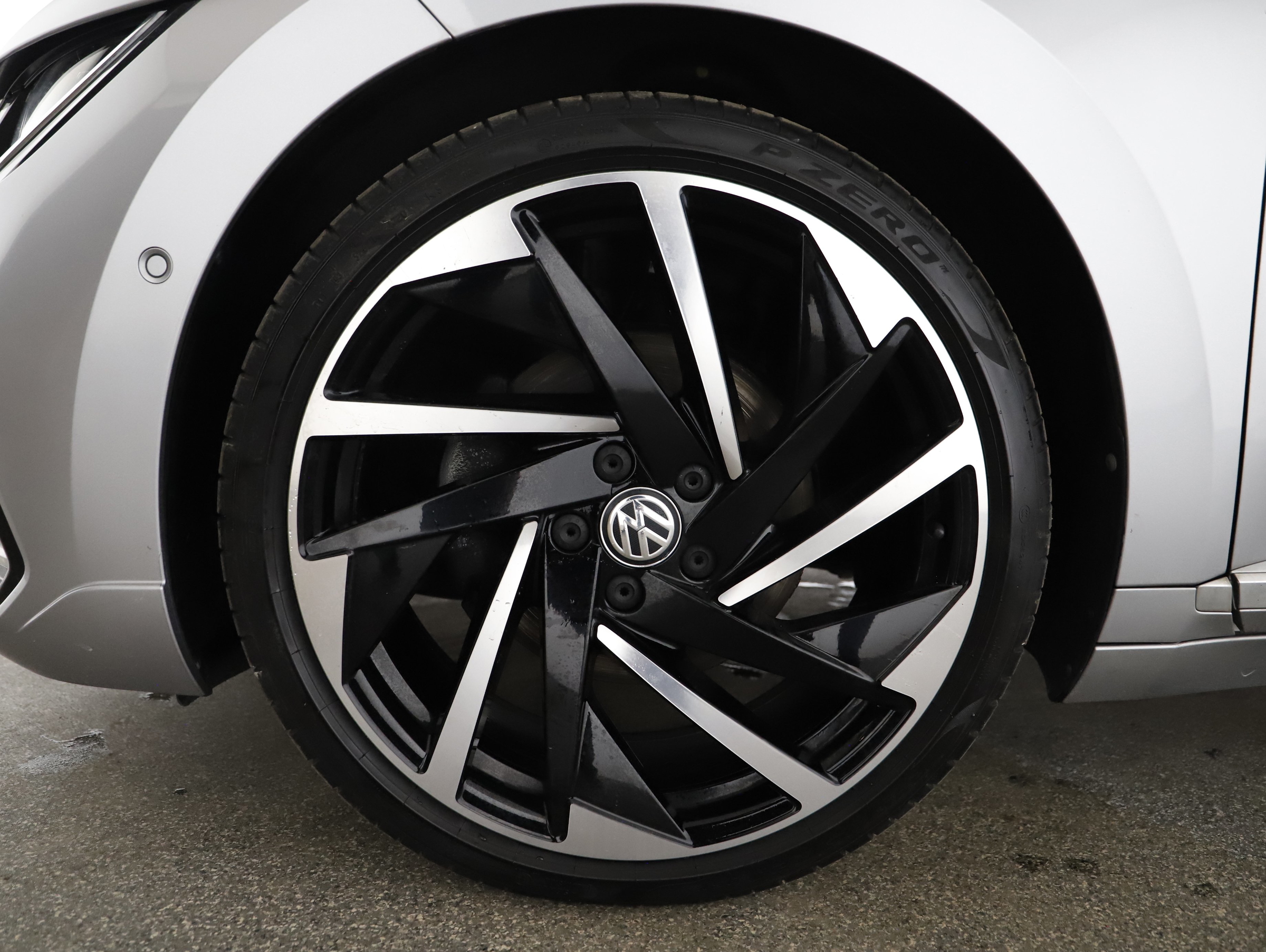 VW Arteon Shooting Brake 2.0 TDI 4Motion R-Line | Bild 28 von 31