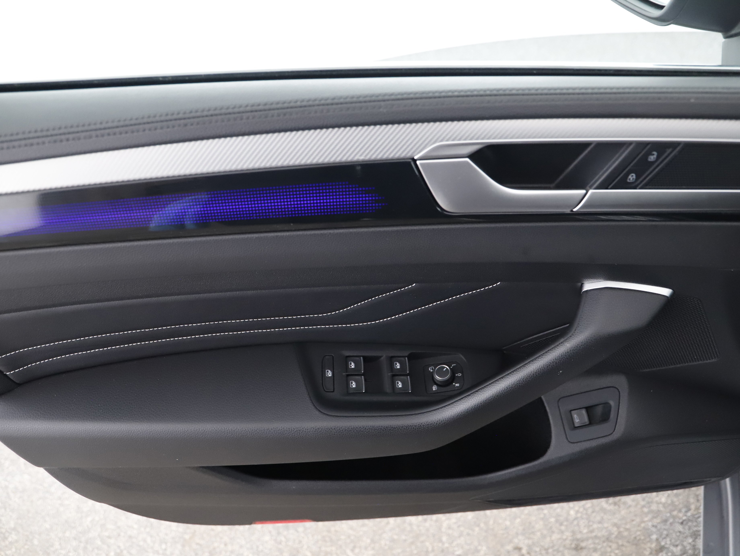 VW Arteon Shooting Brake 2.0 TDI 4Motion R-Line | Bild 8 von 31