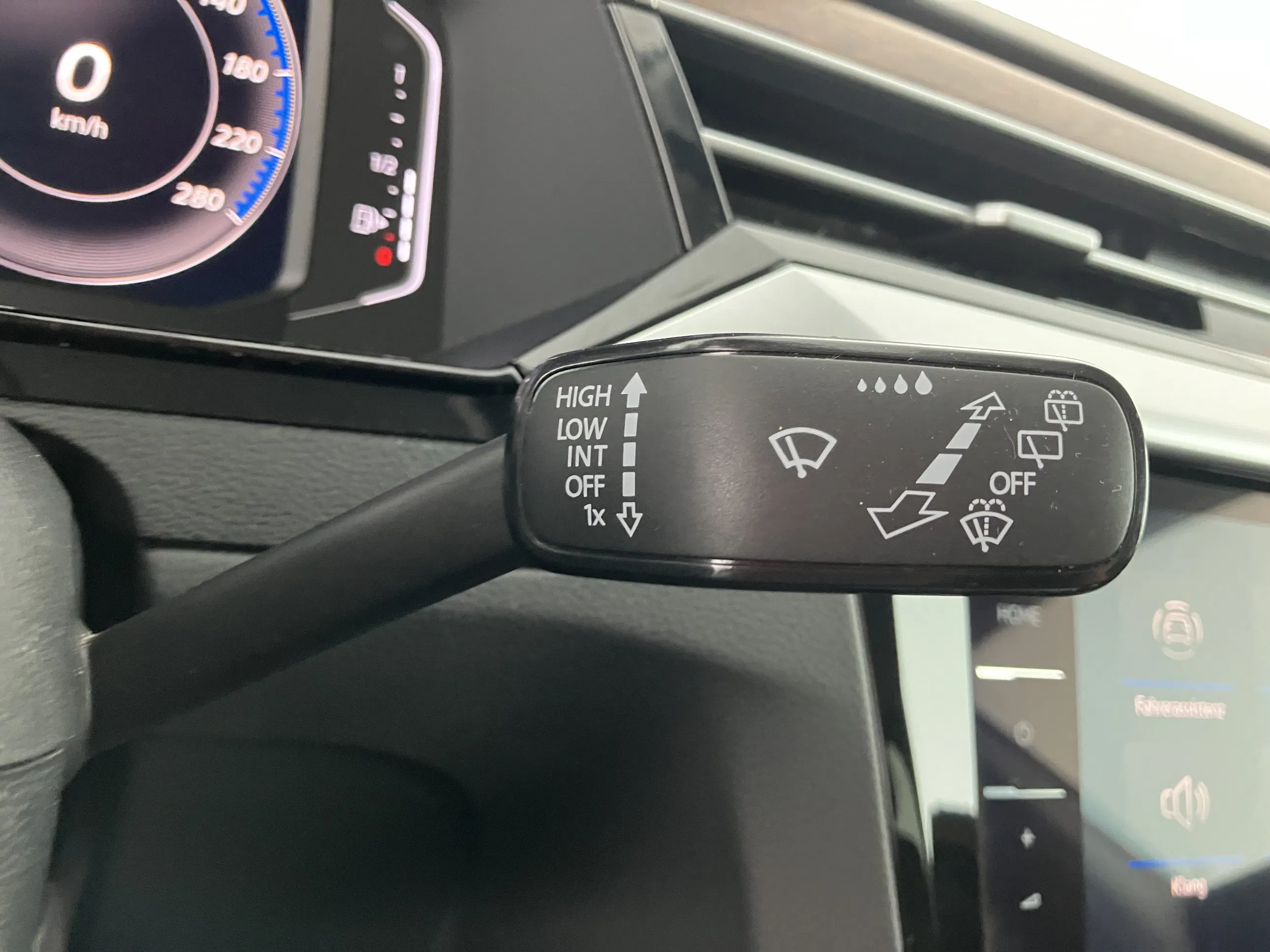 VW Arteon Shooting Brake 2.0 TDI Elegance | Bild 13 von 26