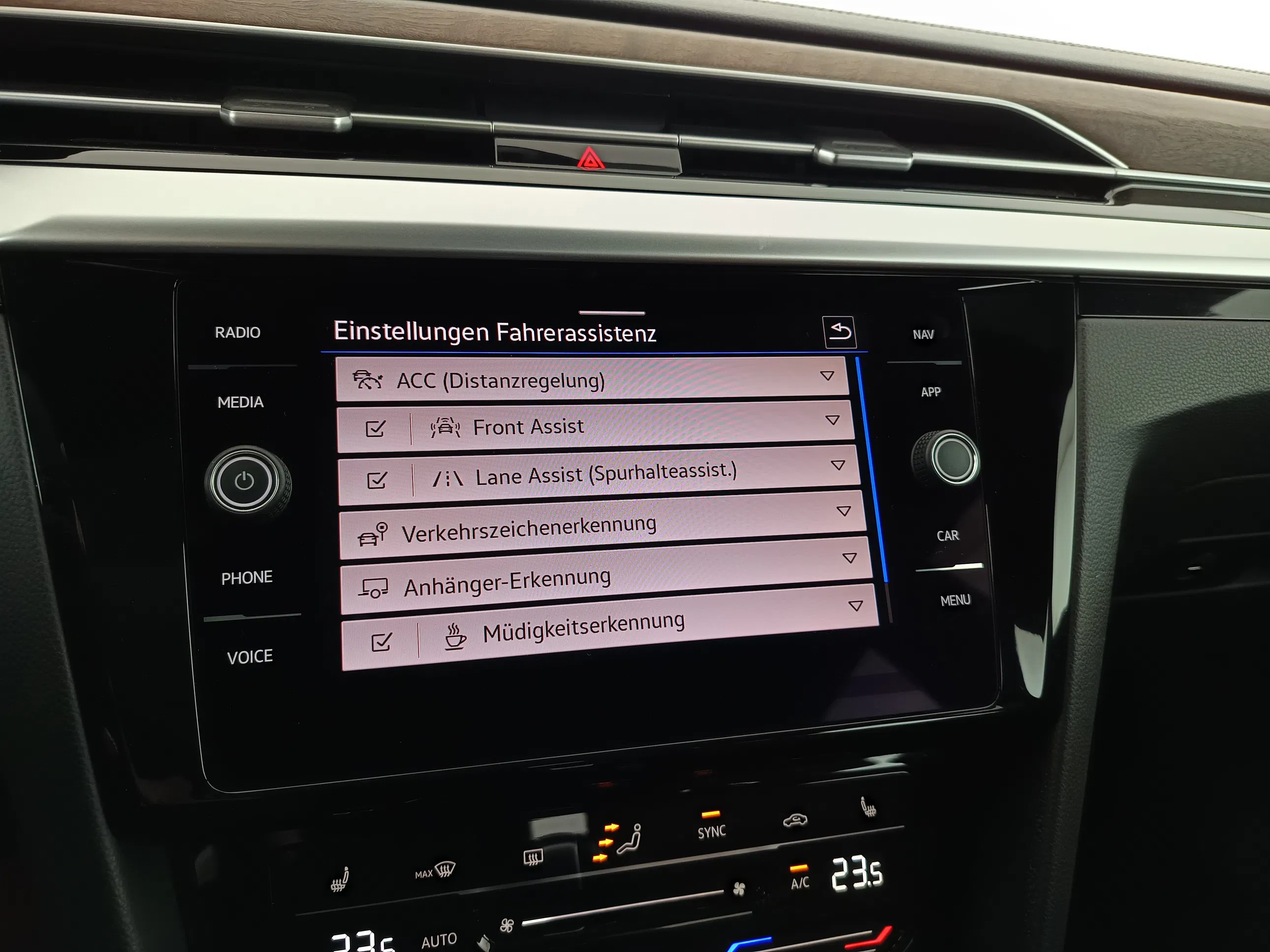 VW Arteon Shooting Brake 2.0 TDI Elegance | Bild 24 von 30