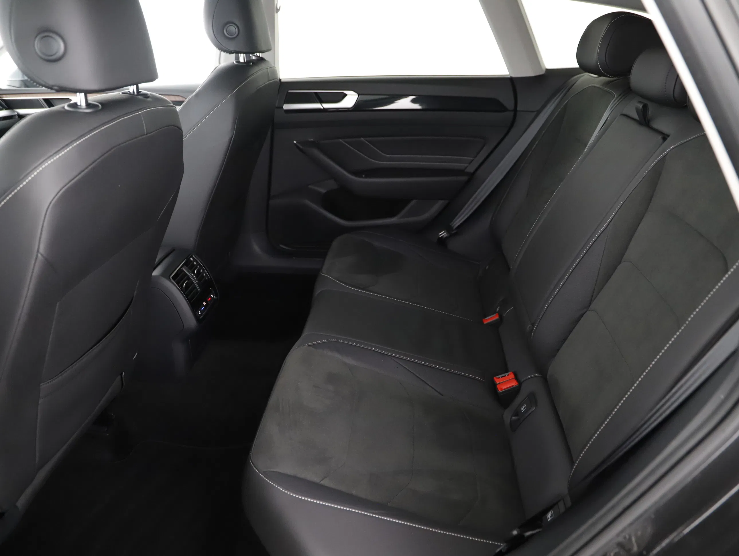 VW Arteon SB 2.0TDI Eleg DSG | Bild 18 von 24