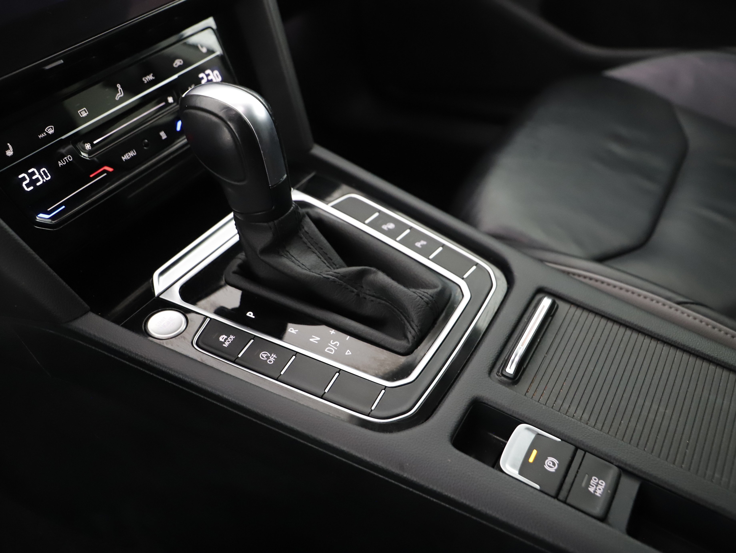 VW Arteon Shooting Brake 2.0 TDI 4Motion Elegance | Bild 13 von 22