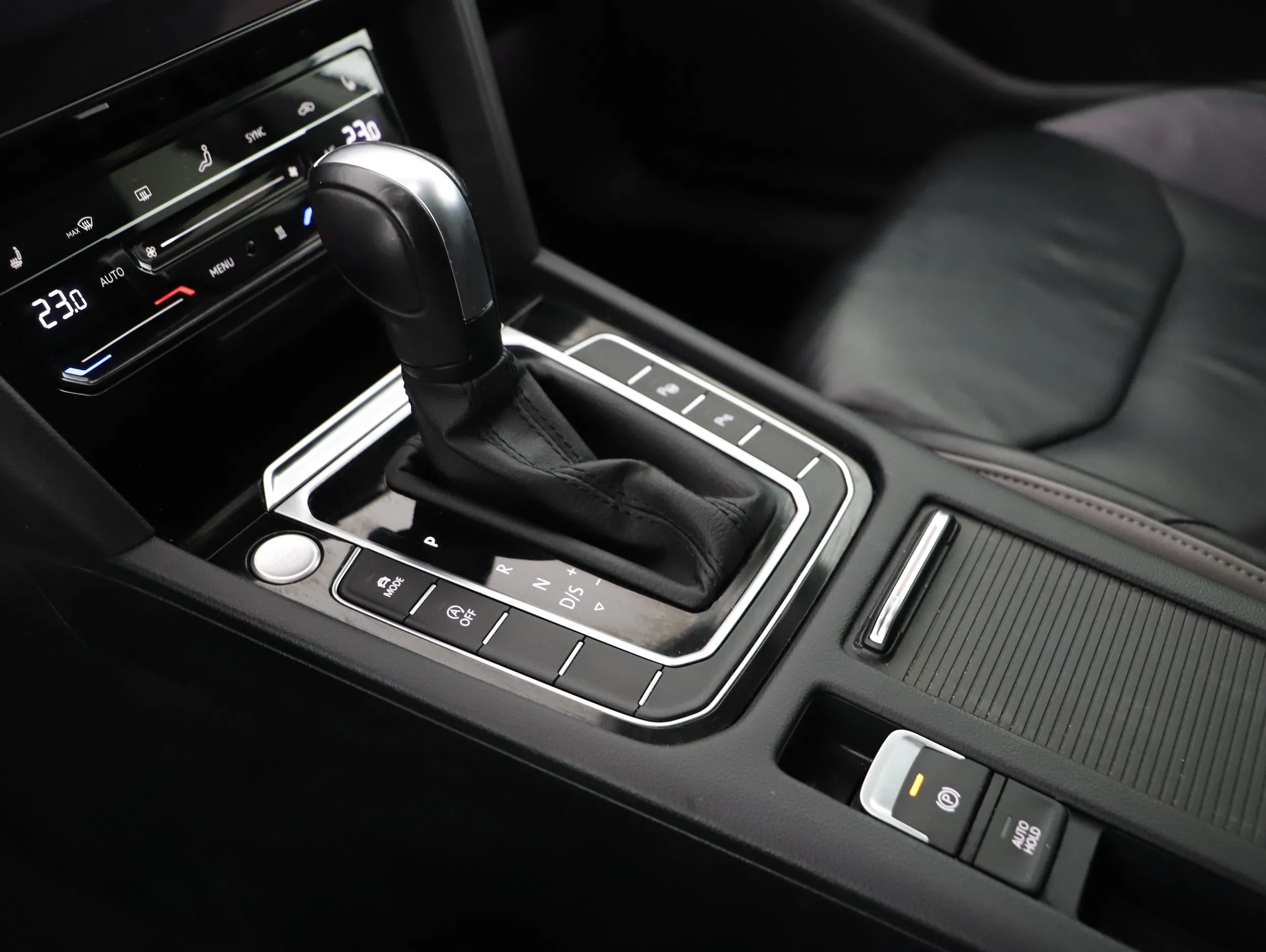 VW Arteon Shooting Brake 2.0 TDI 4Motion Elegance | Bild 13 von 22