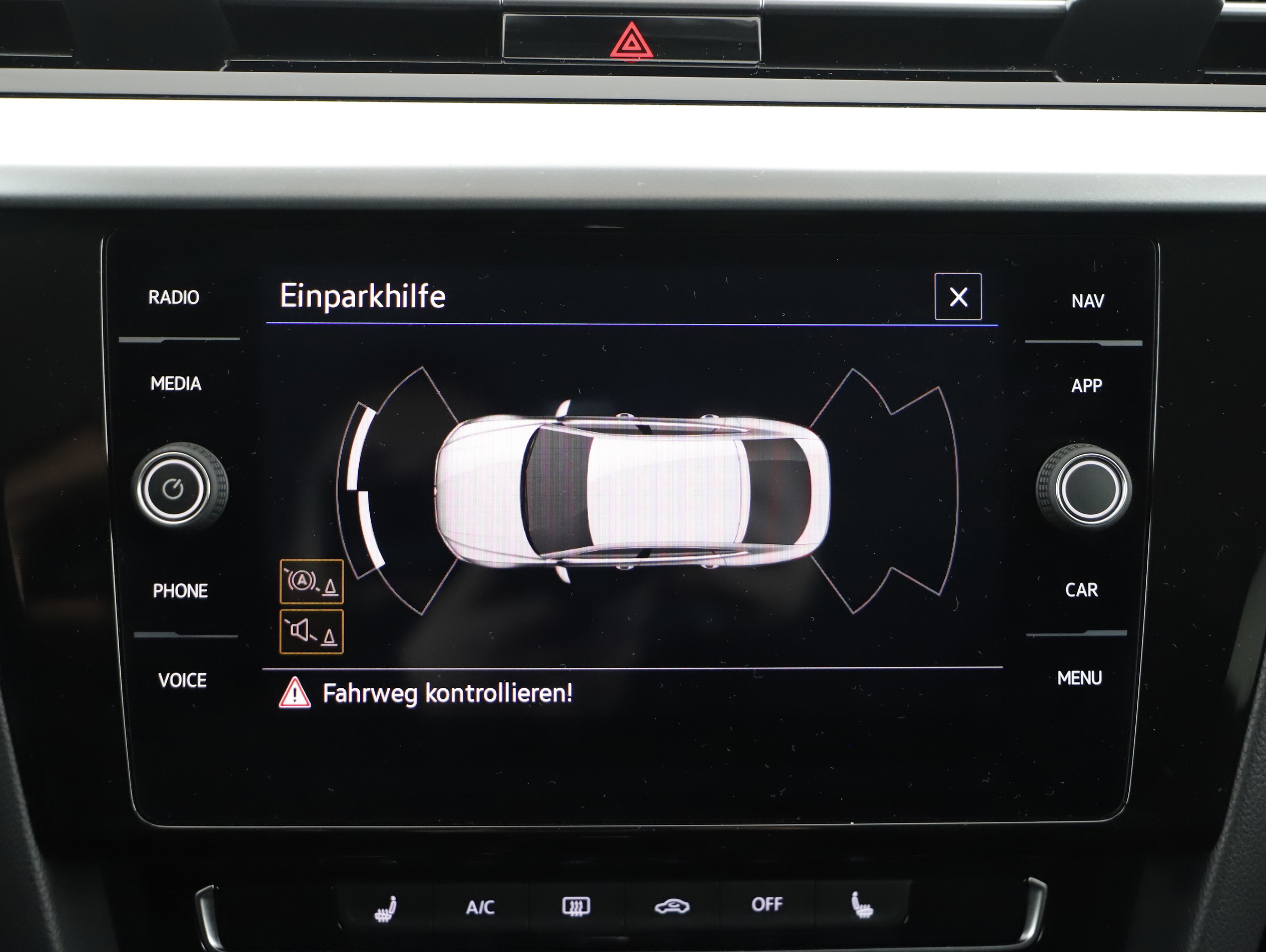 VW Arteon 2.0 TDI Eleg. DSG | Bild 17 von 21