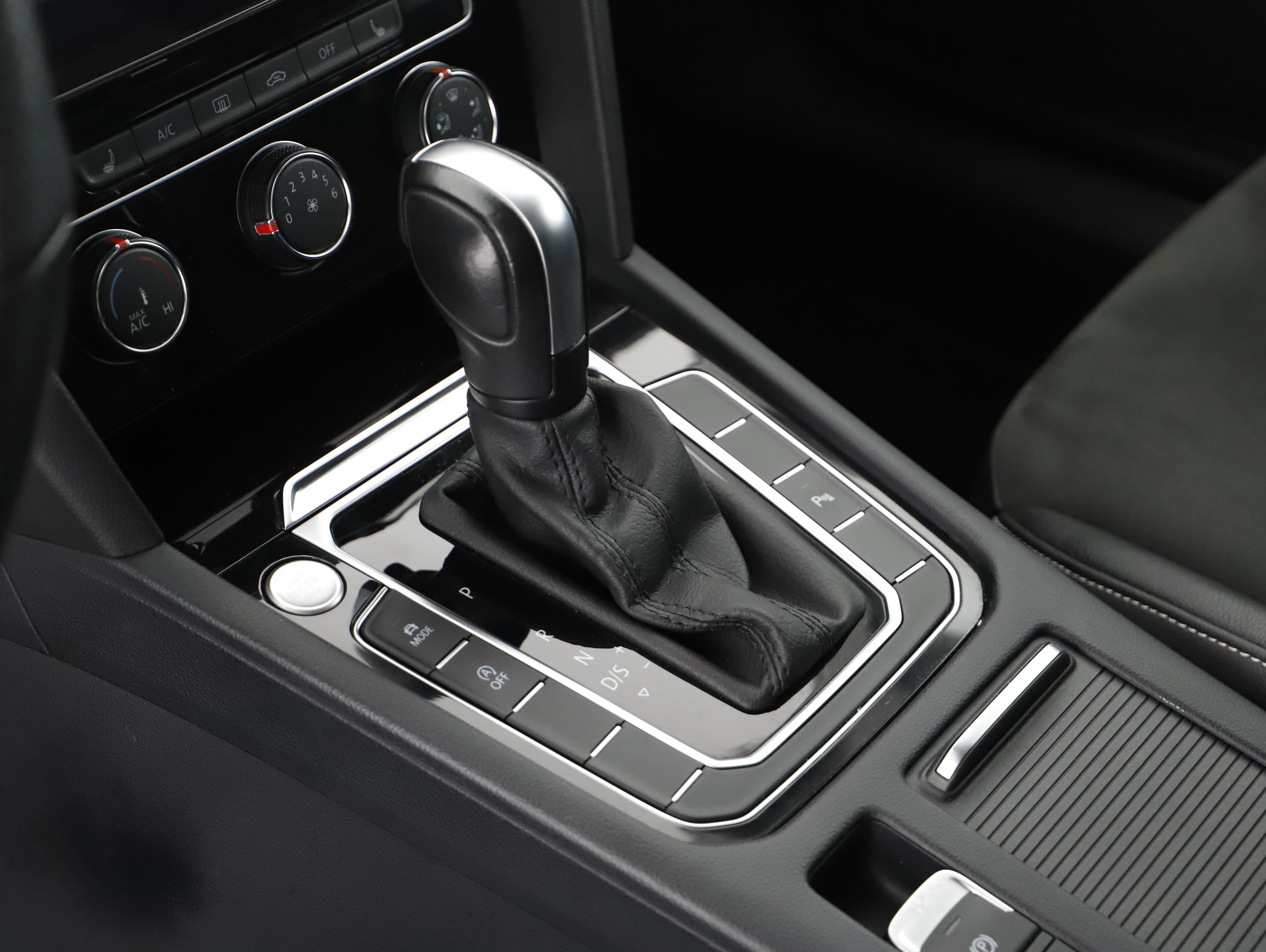 VW Arteon 2.0 TDI Eleg. DSG | Bild 13 von 21