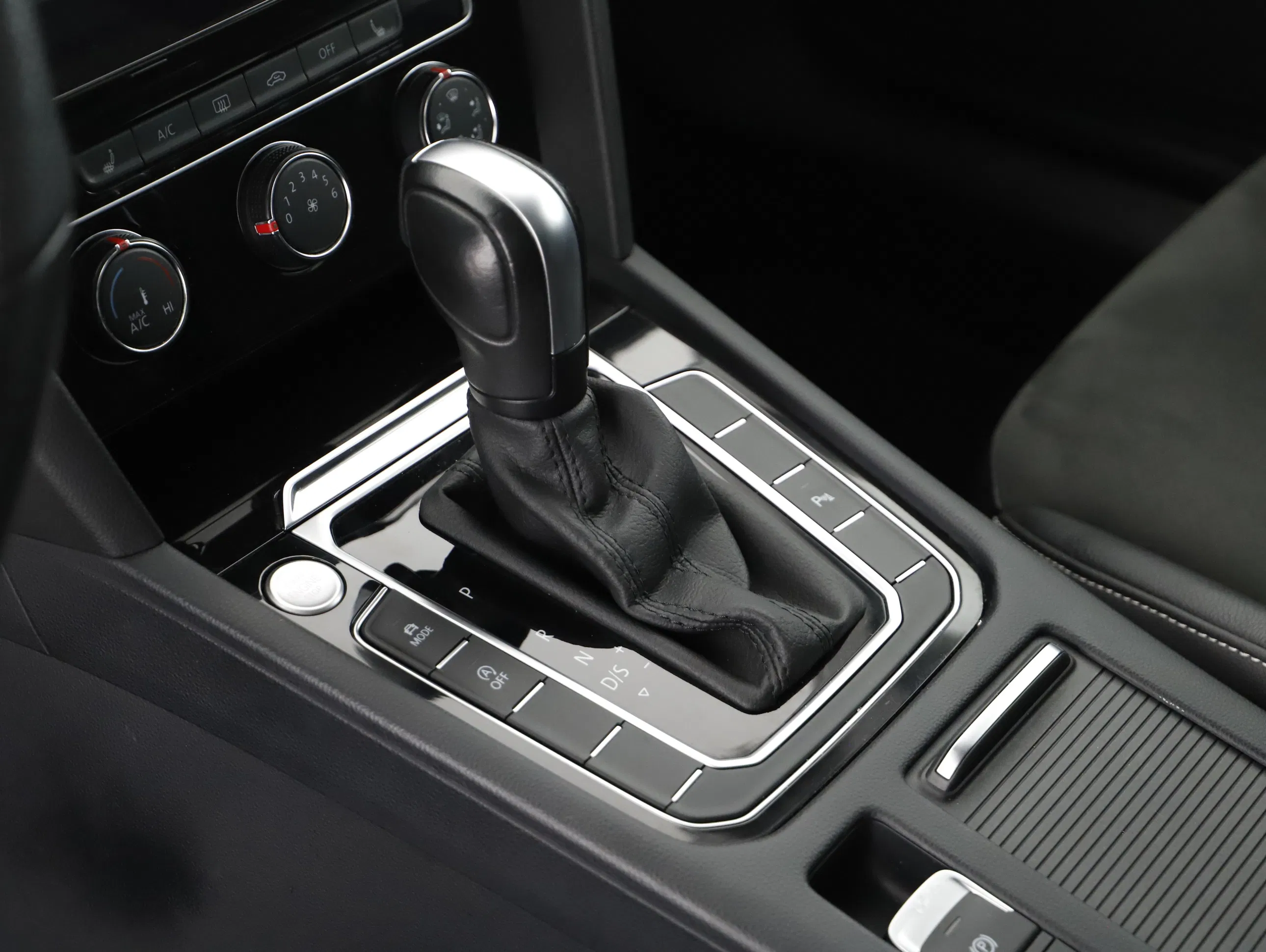 VW Arteon 2.0 TDI Eleg. DSG | Bild 13 von 21