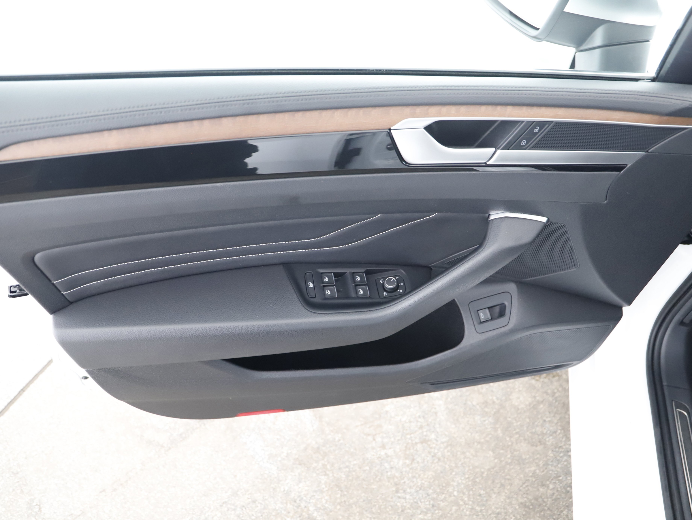 VW Arteon 2.0 TDI Eleg. DSG | Bild 4 von 21